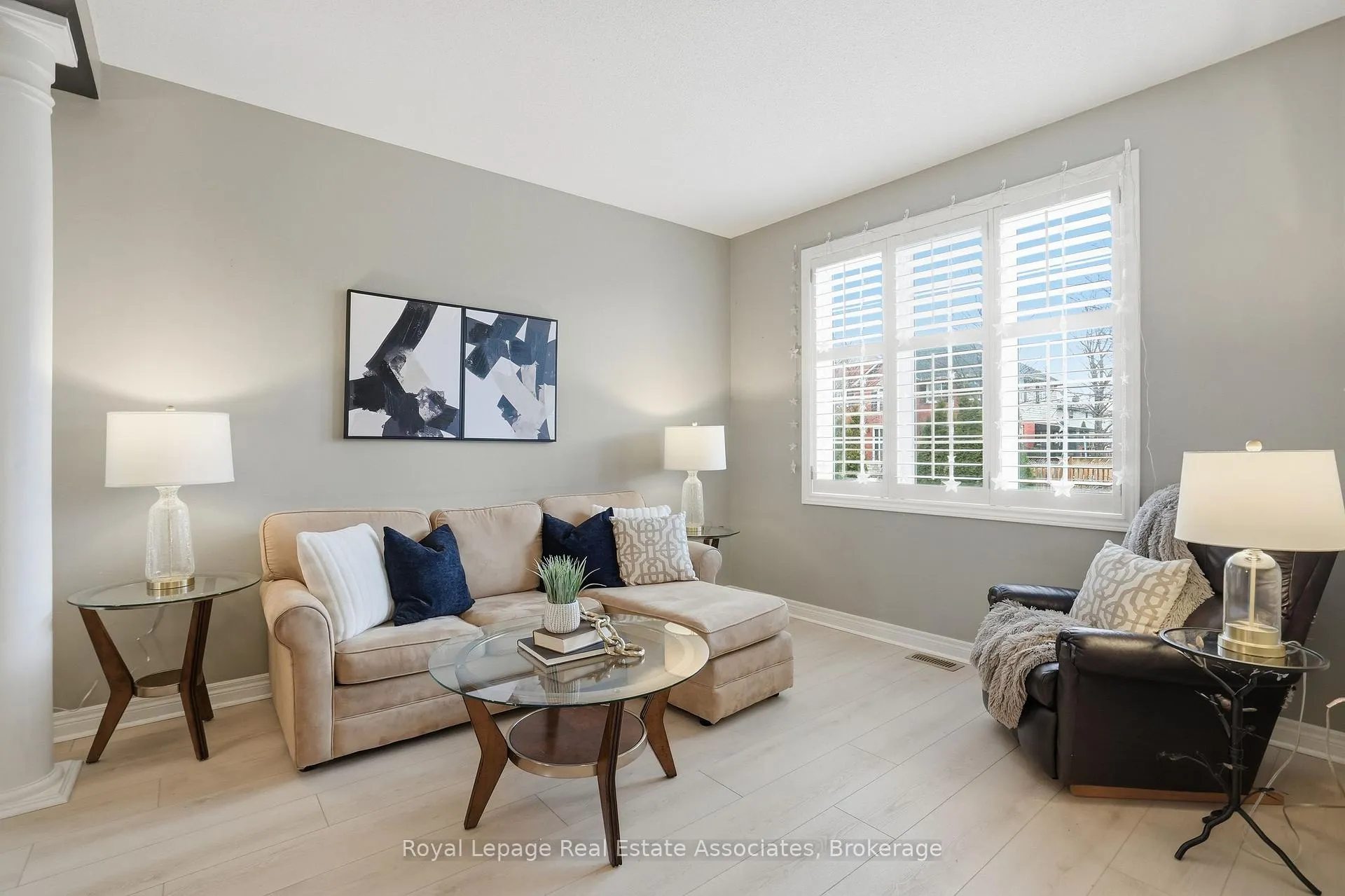 Photo 6 of 486 Delaney Court, Burlington, Shoreacres — HOMEH