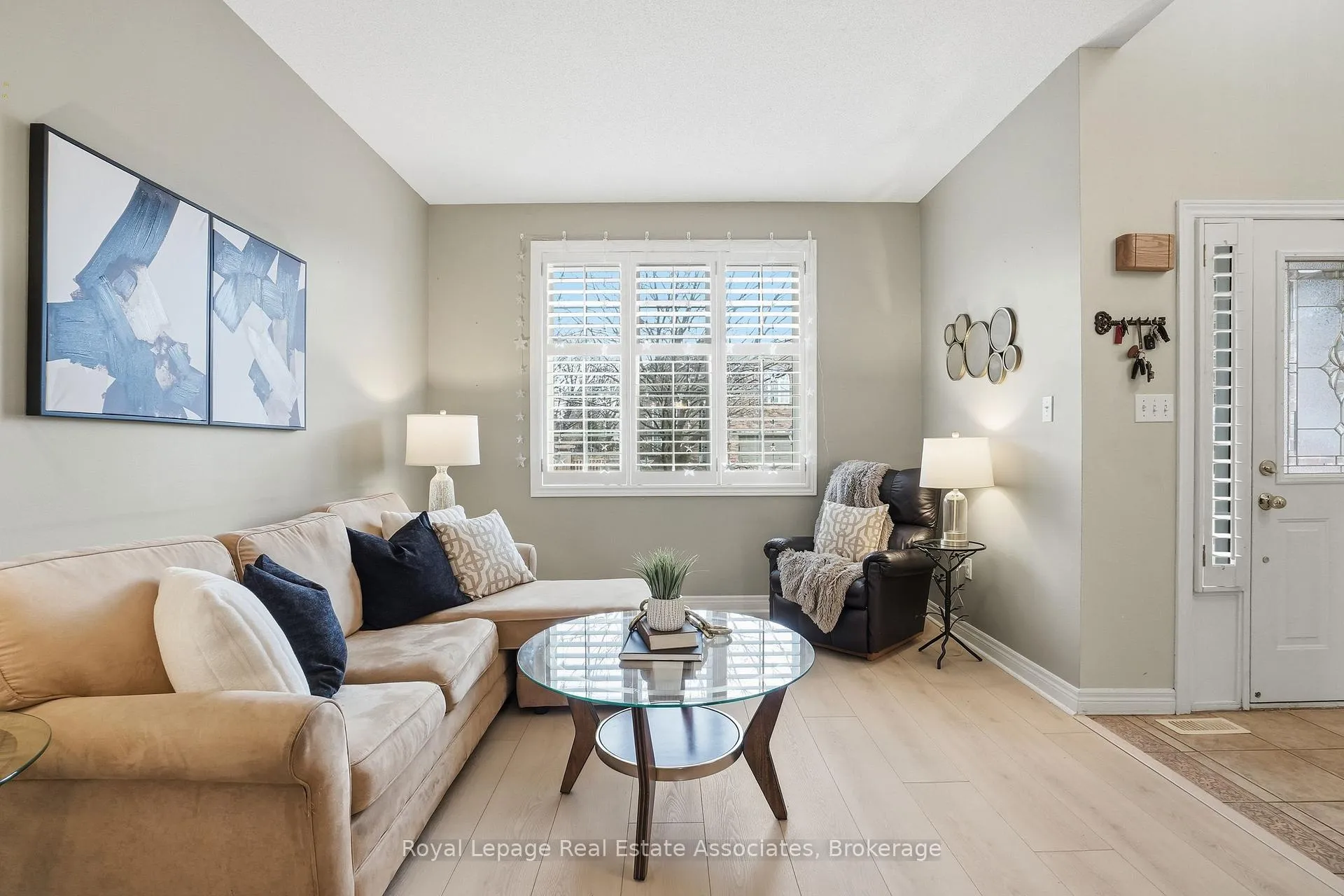 Photo 7 of 486 Delaney Court, Burlington, Shoreacres — HOMEH