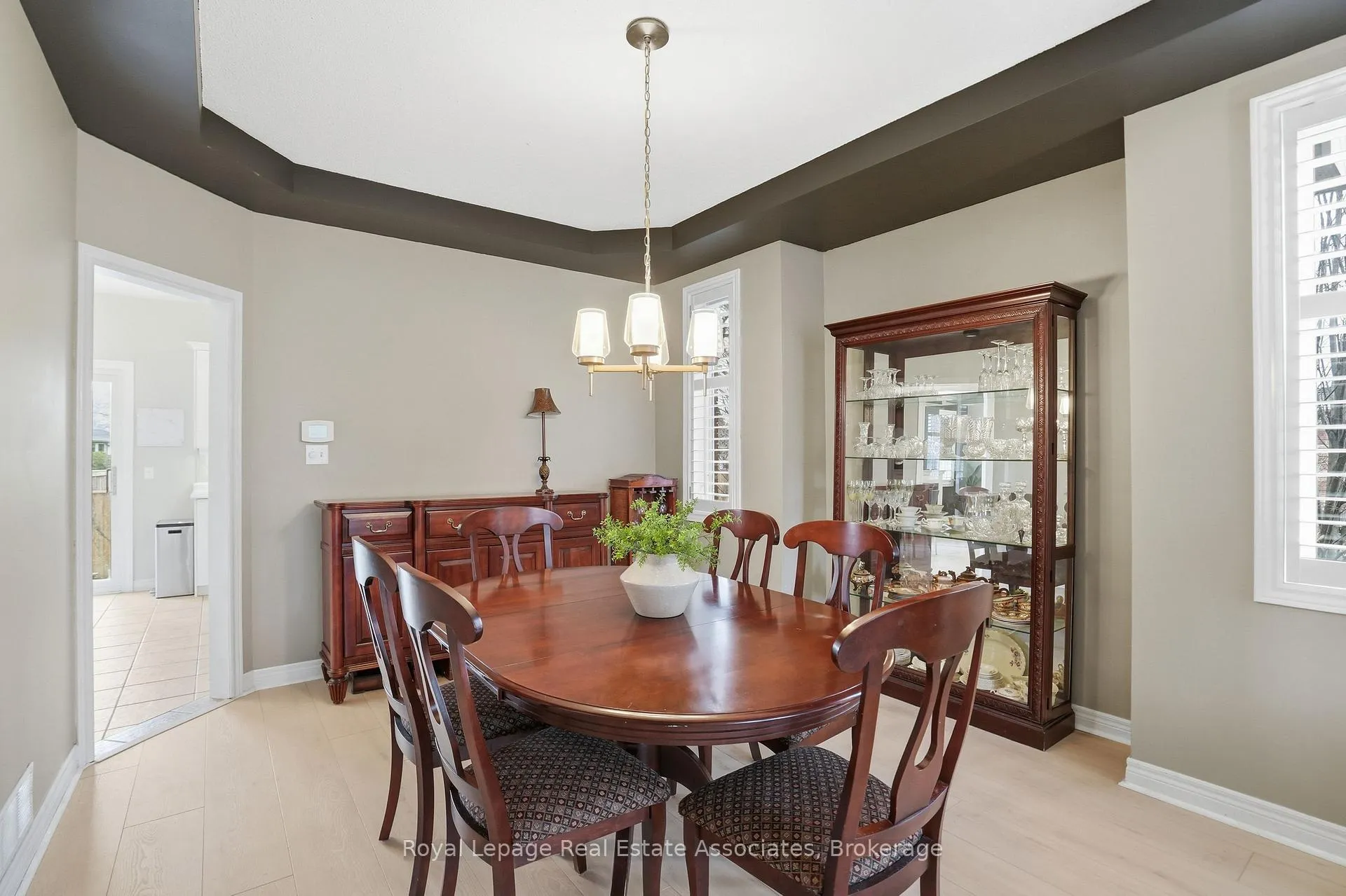 Photo 10 of 486 Delaney Court, Burlington, Shoreacres — HOMEH
