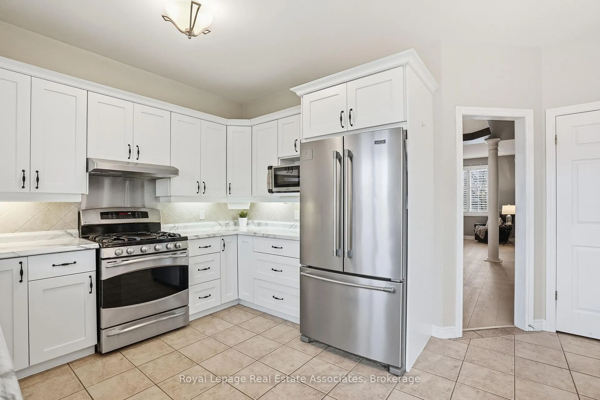 Photo 15 of 486 Delaney Court, Burlington, Shoreacres — HOMEH