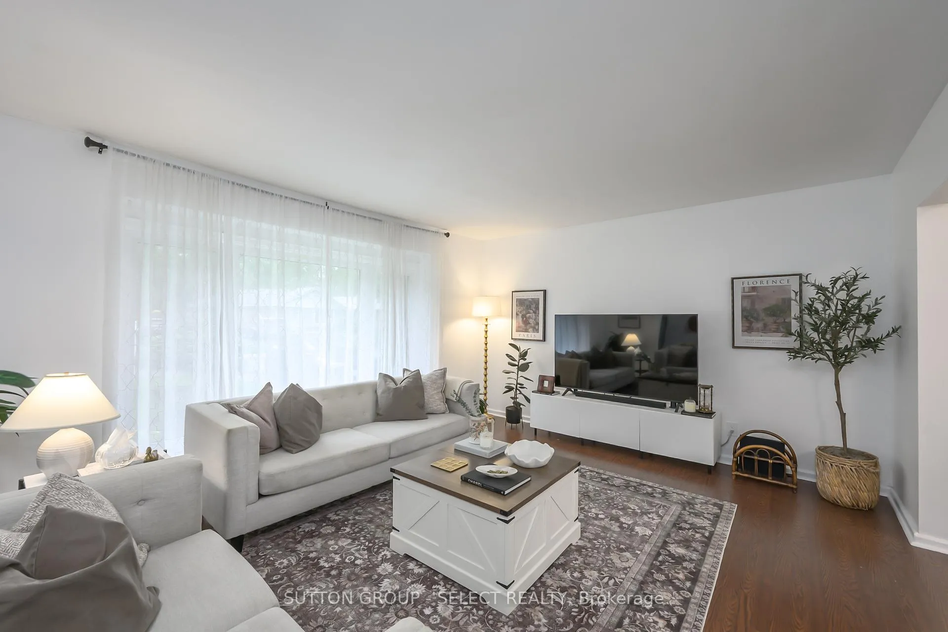 Photo 11 of 35 Maxwell Crescent, London, North H — HOMEH