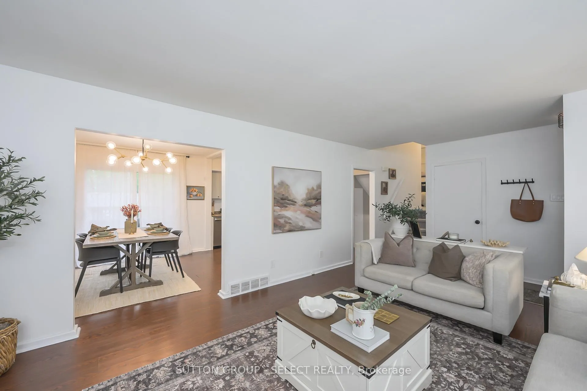 Photo 12 of 35 Maxwell Crescent, London, North H — HOMEH