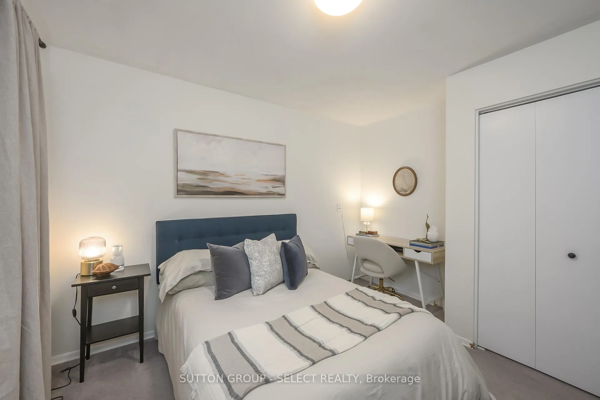 Photo 20 of 35 Maxwell Crescent, London, North H — HOMEH