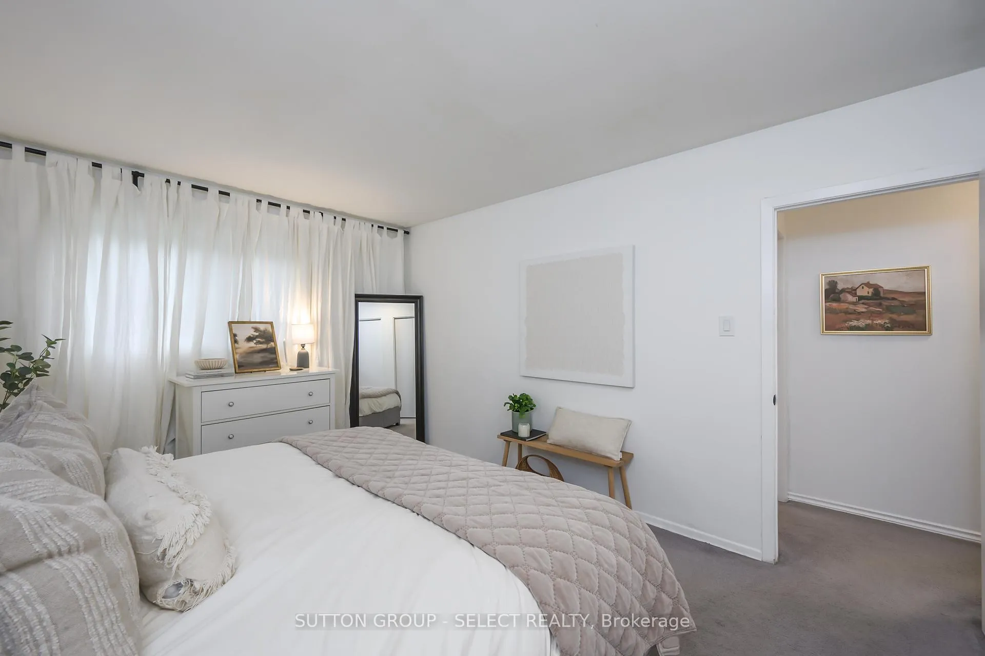 Photo 25 of 35 Maxwell Crescent, London, North H — HOMEH
