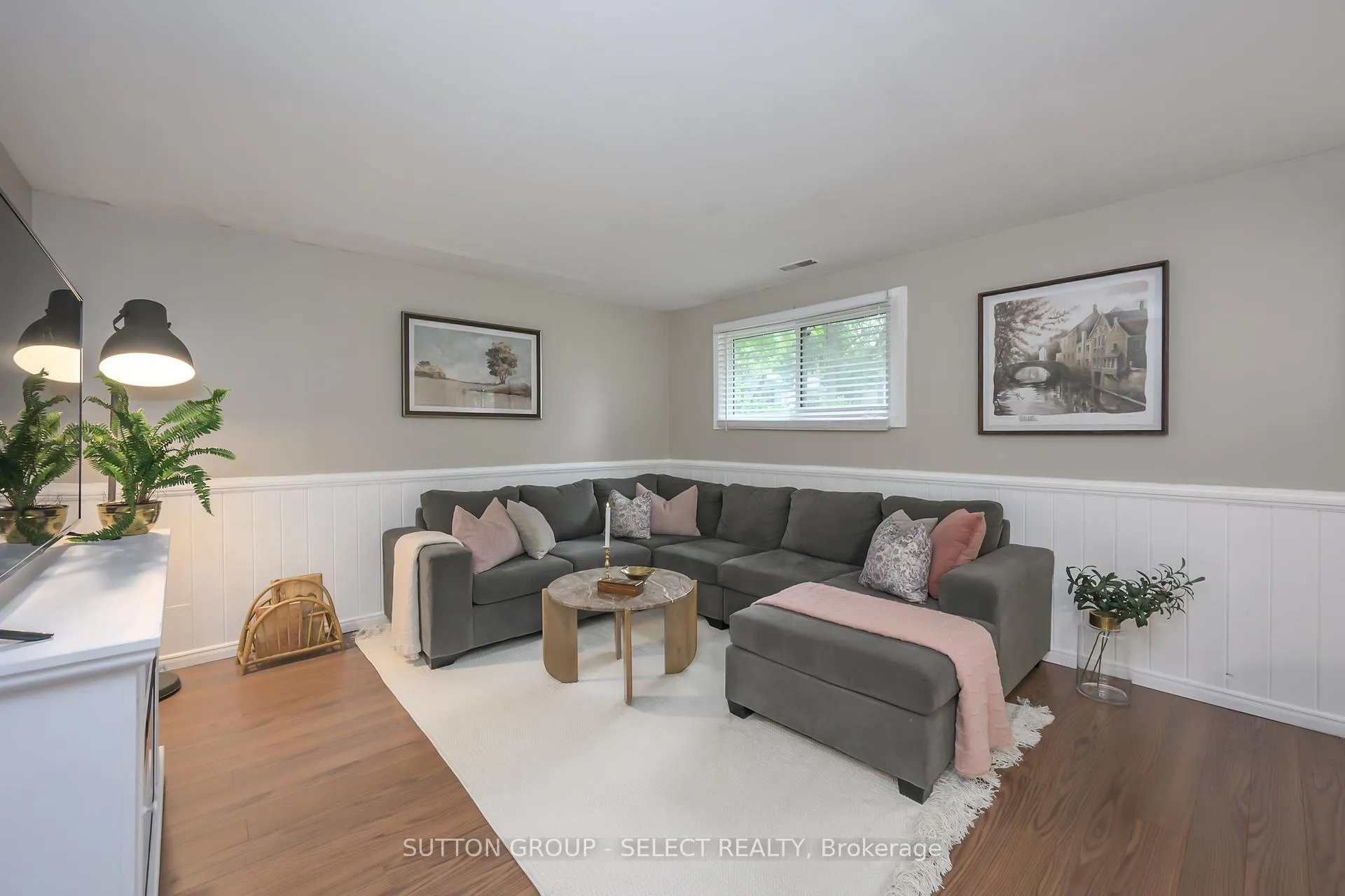 Photo 31 of 35 Maxwell Crescent, London, North H — HOMEH