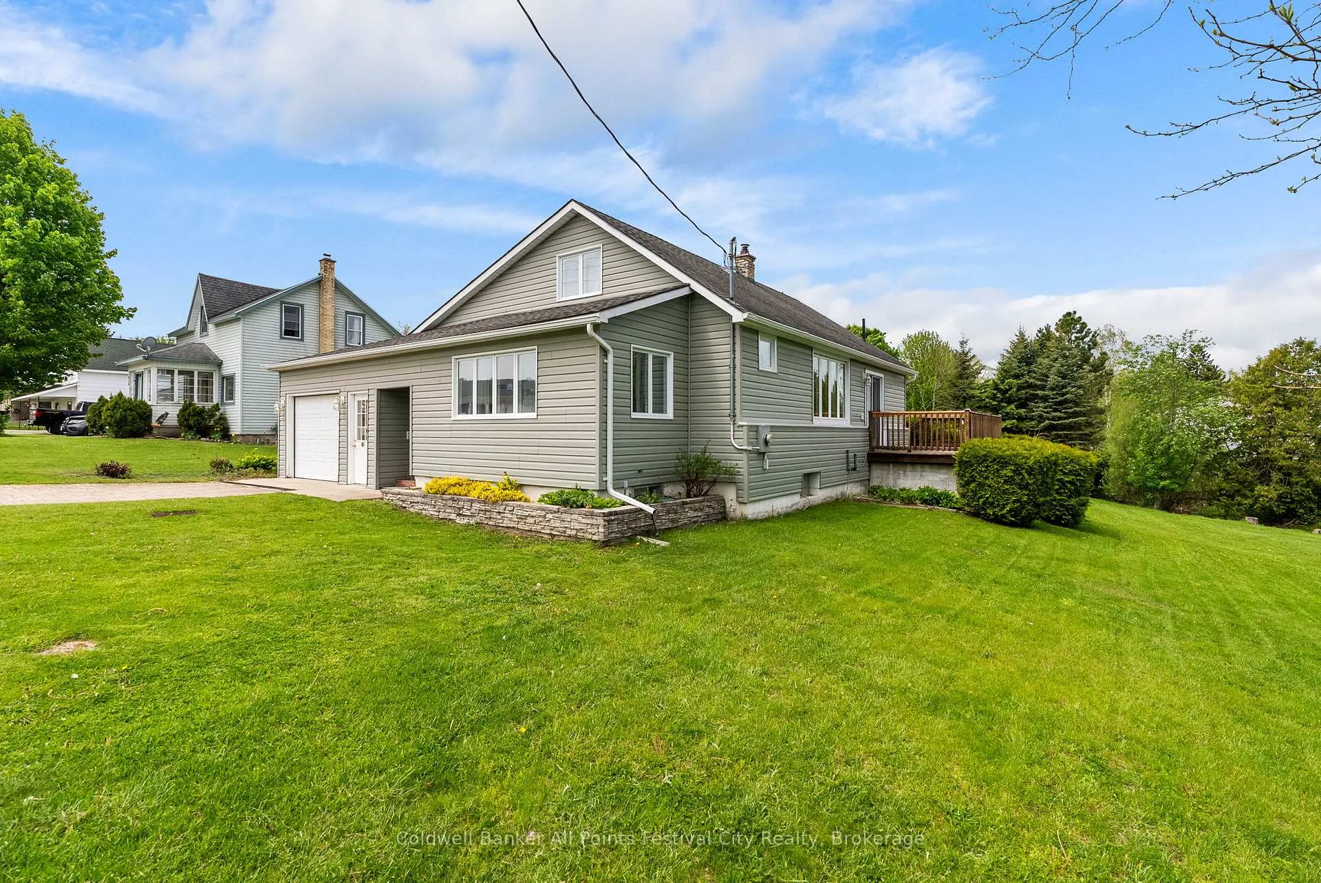Photo 3 of 484 Bob Street, Huron-Kinloss, Lucknow — HOMEH