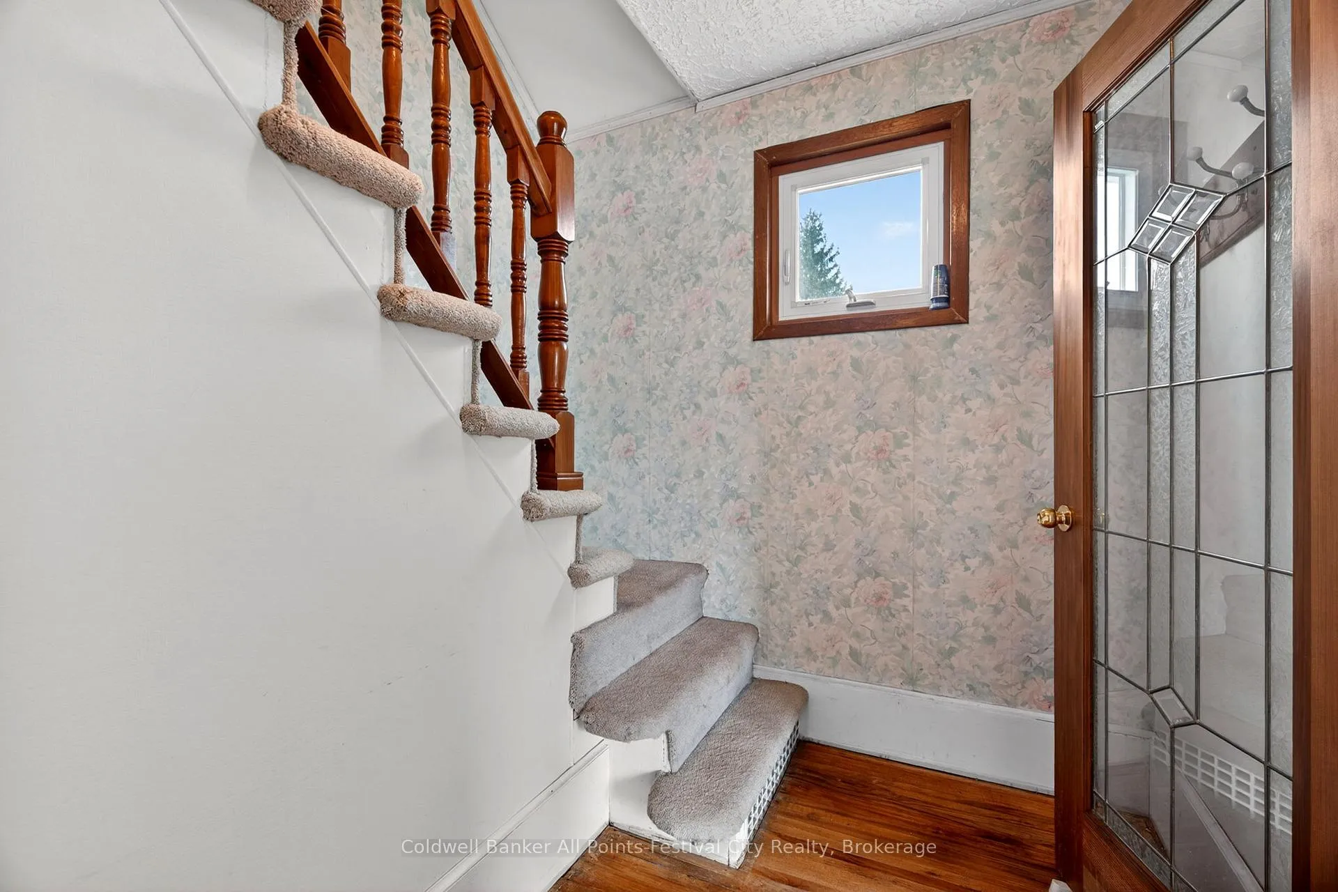 Photo 6 of 484 Bob Street, Huron-Kinloss, Lucknow — HOMEH