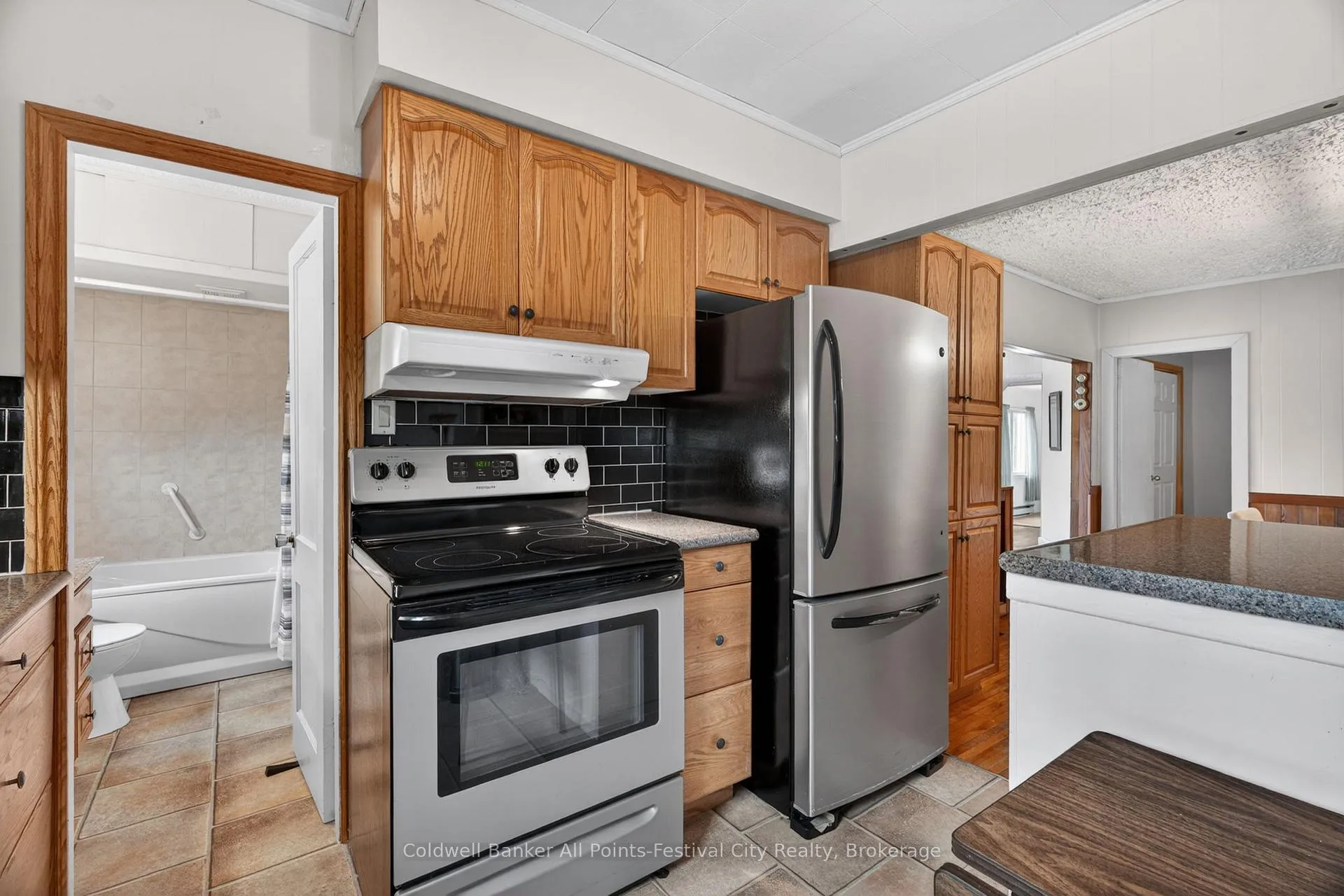 Photo 17 of 484 Bob Street, Huron-Kinloss, Lucknow — HOMEH