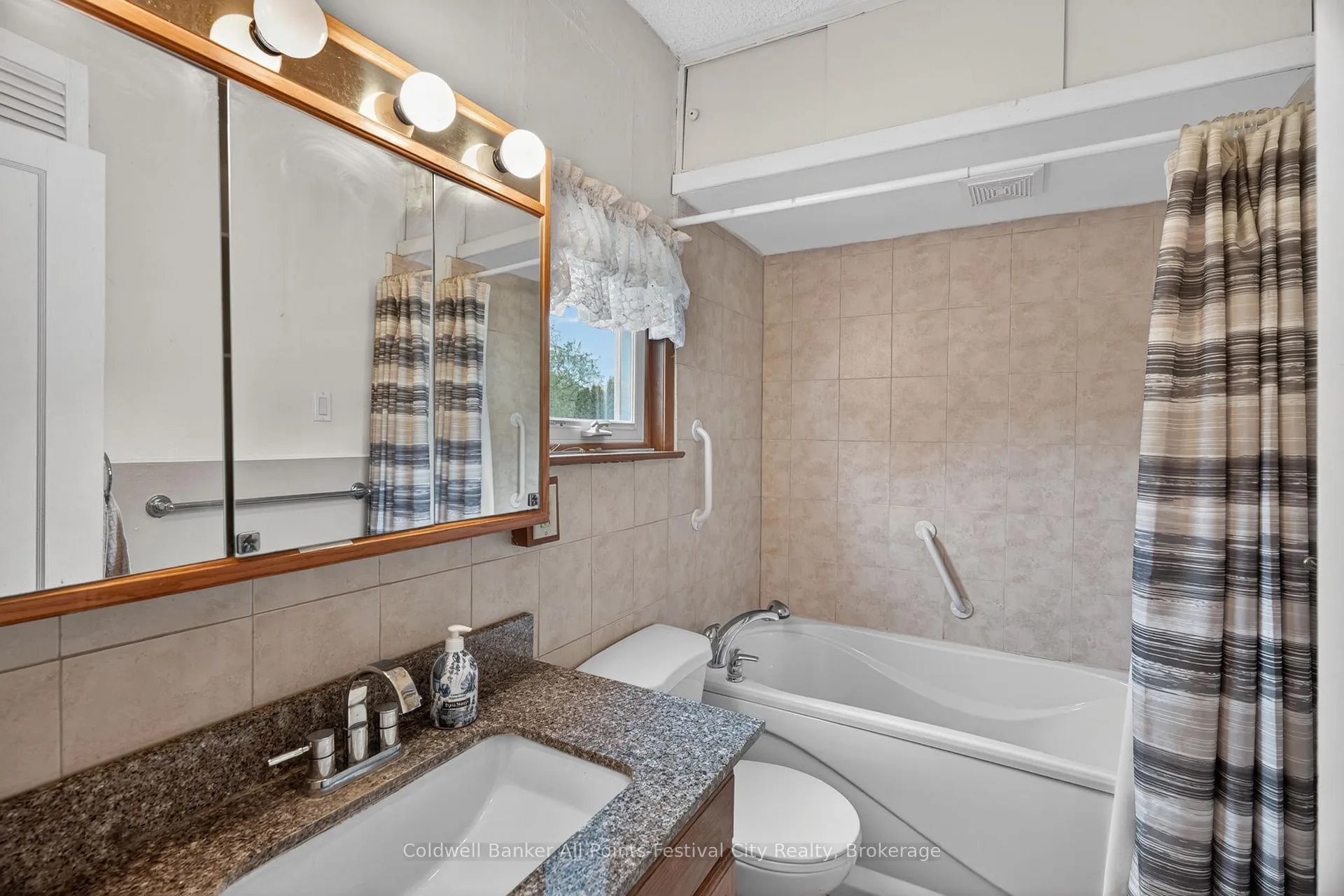 Photo 22 of 484 Bob Street, Huron-Kinloss, Lucknow — HOMEH
