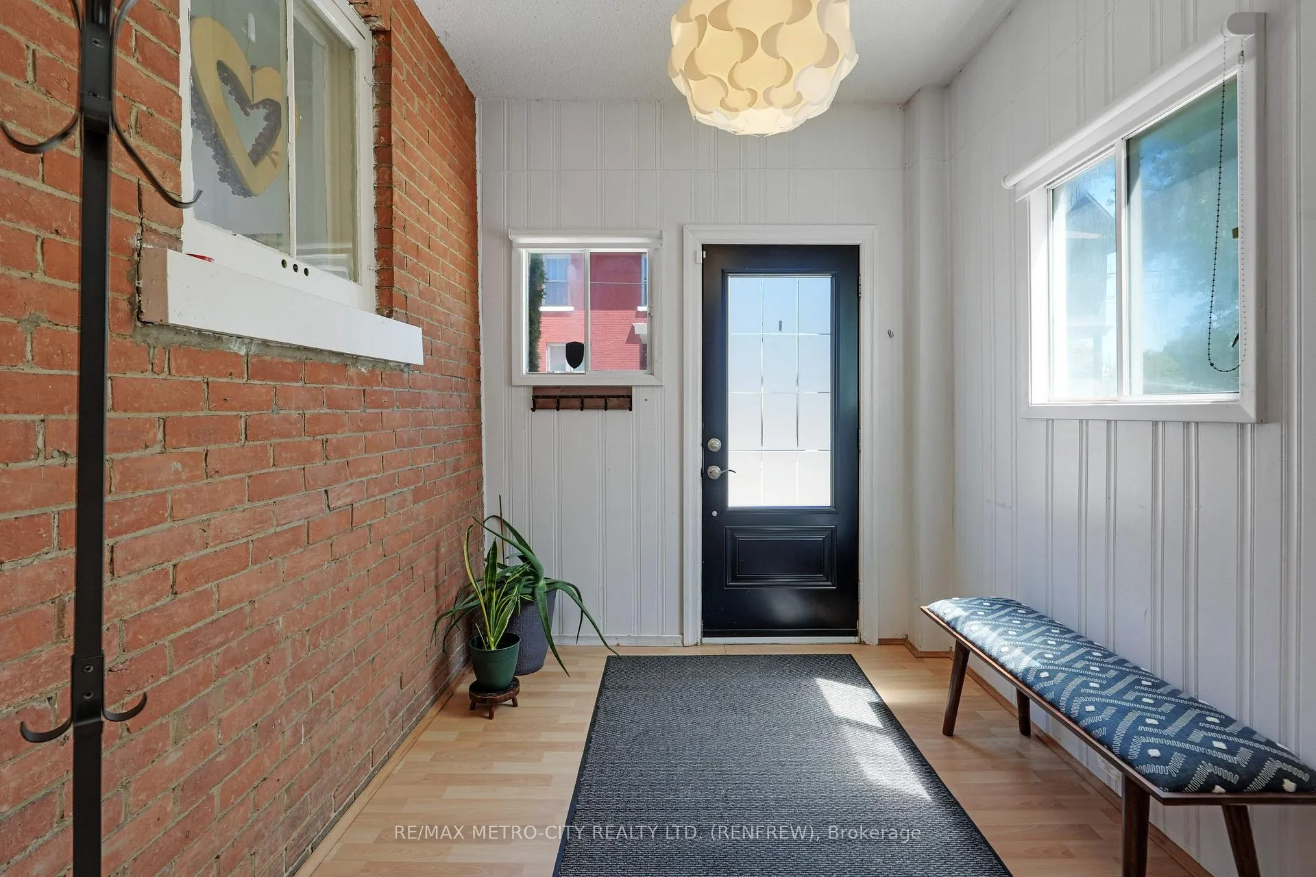 Photo 5 of 200 Ross Street, Renfrew — HOMEH