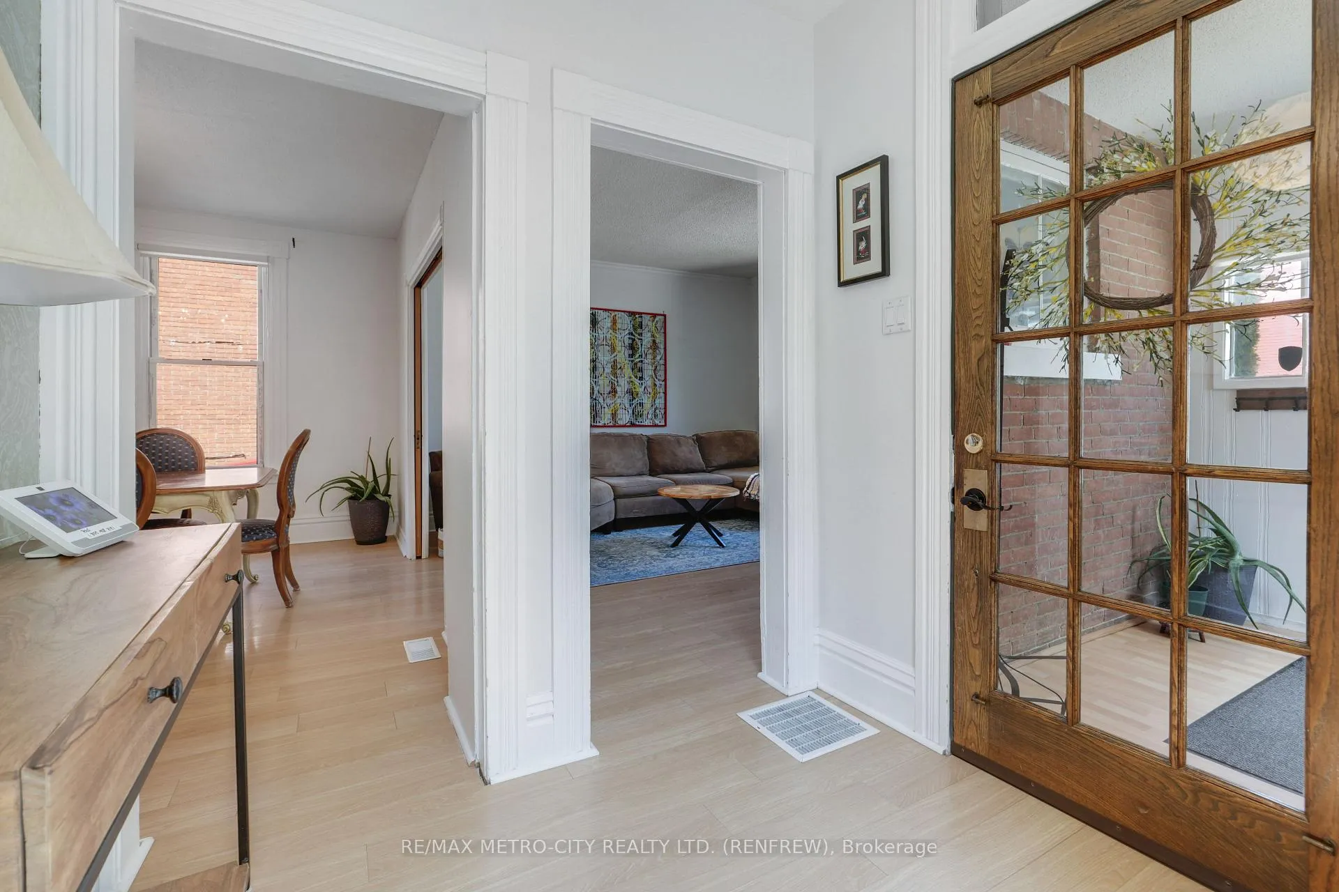 Photo 8 of 200 Ross Street, Renfrew — HOMEH
