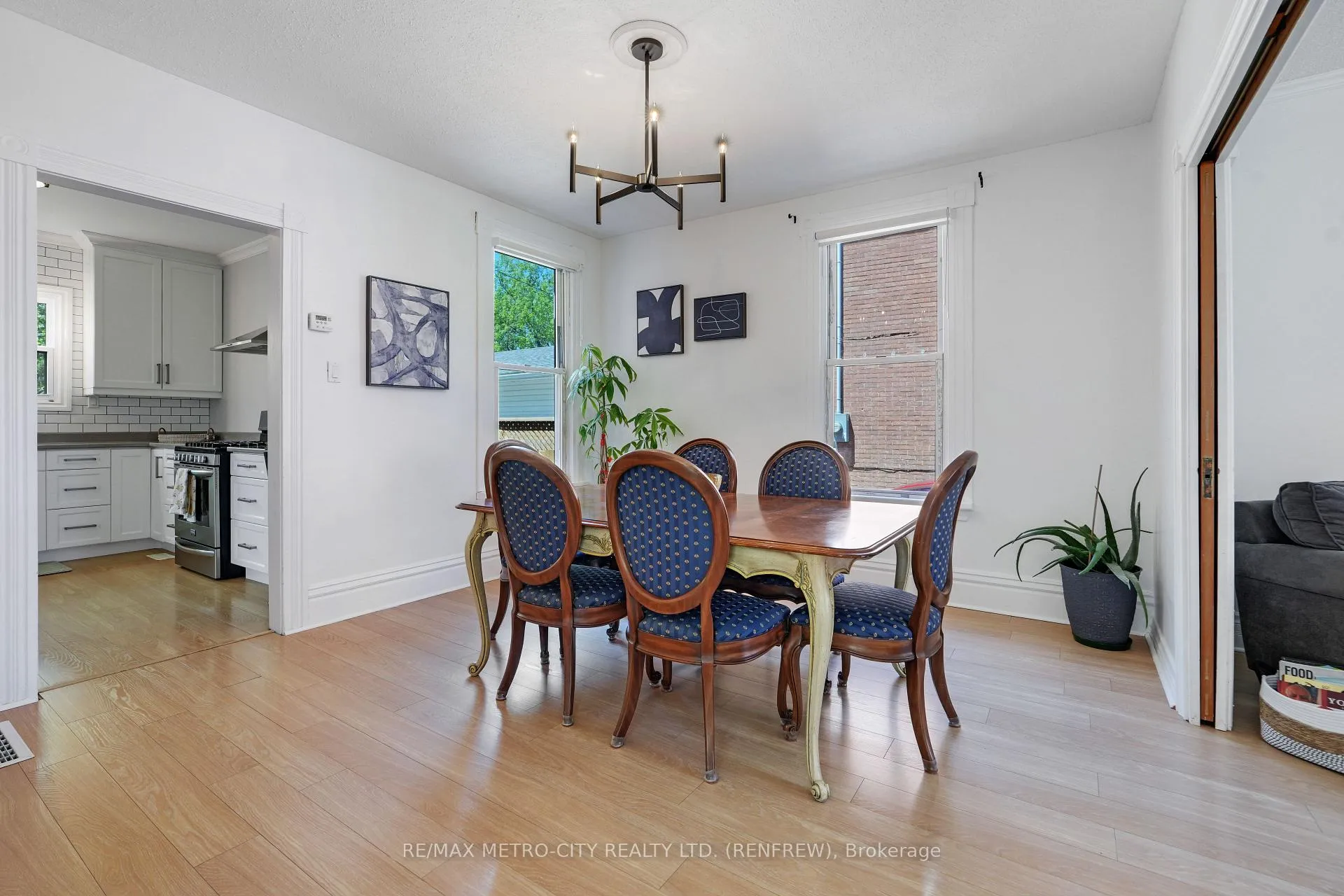 Photo 12 of 200 Ross Street, Renfrew — HOMEH