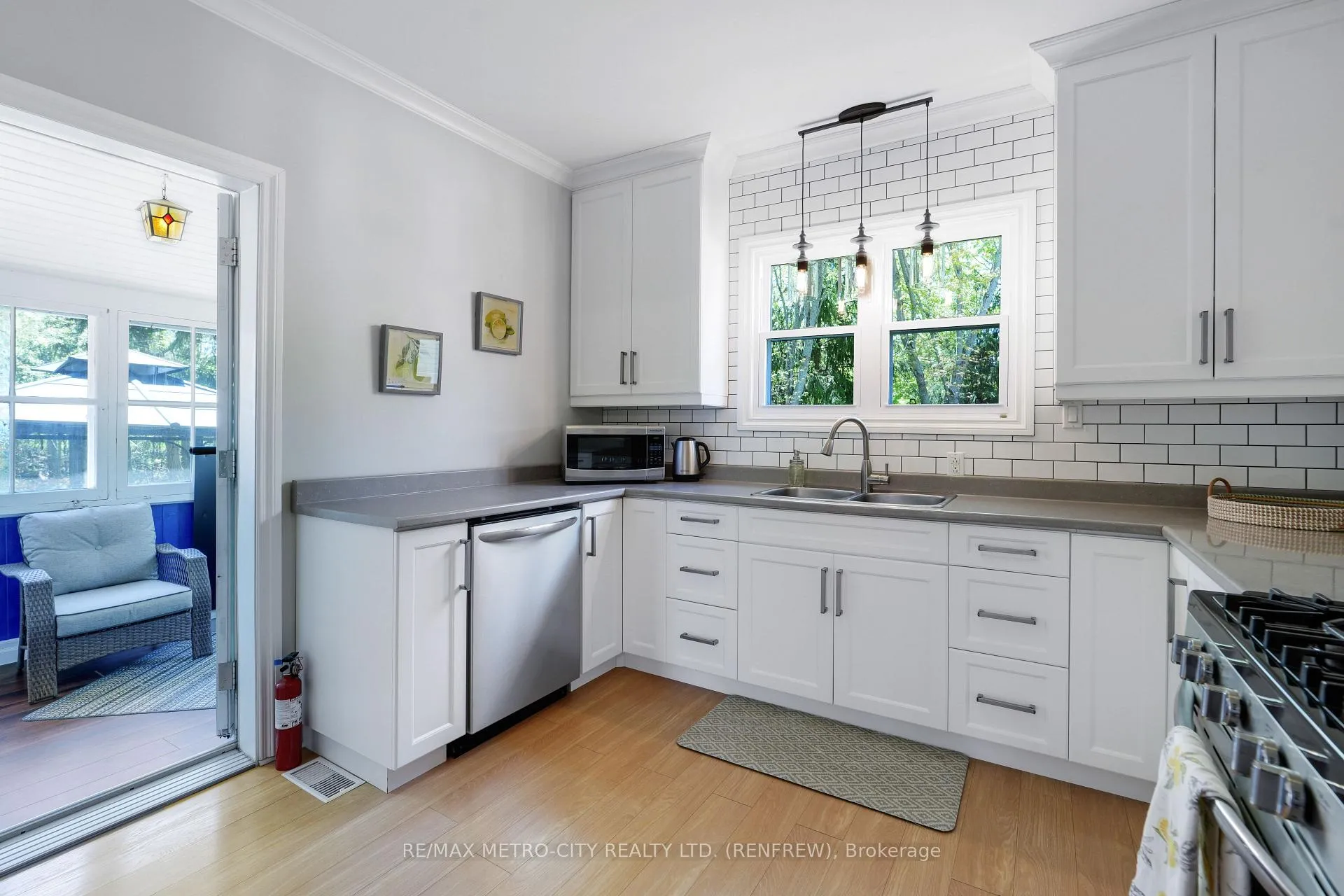 Photo 16 of 200 Ross Street, Renfrew — HOMEH