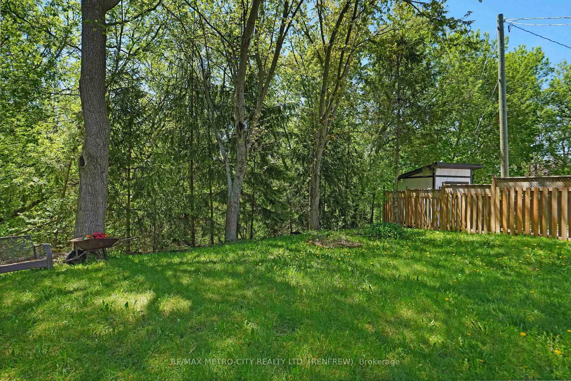 Photo 35 of 200 Ross Street, Renfrew — HOMEH