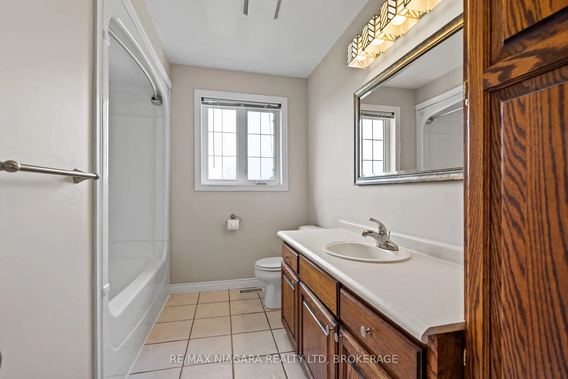 Photo 16 of 11660 Belleview Beach Road, Wainfleet, Lakeshore — HOMEH