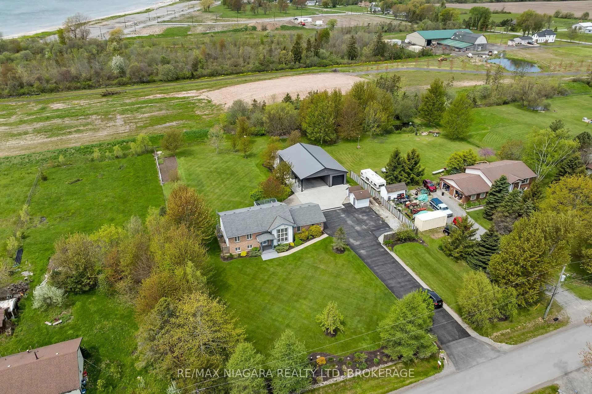 Photo 48 of 11660 Belleview Beach Road, Wainfleet, Lakeshore — HOMEH