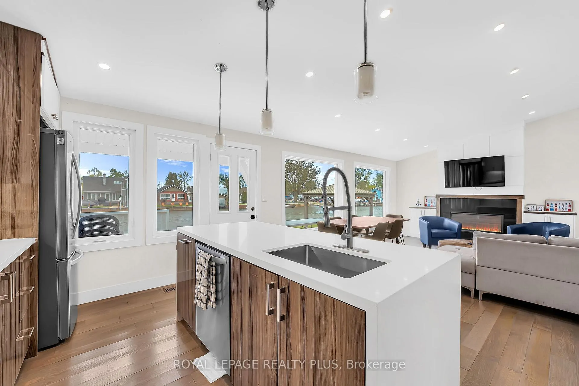 Photo 18 of 36 Dickinson Avenue, Norfolk, Long Point — HOMEH