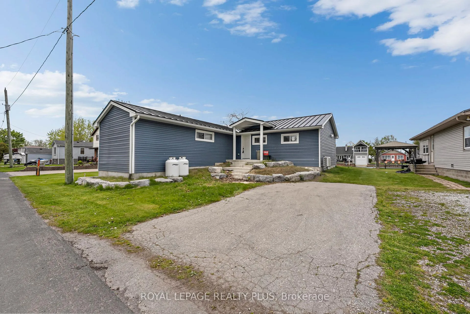 Photo 36 of 36 Dickinson Avenue, Norfolk, Long Point — HOMEH