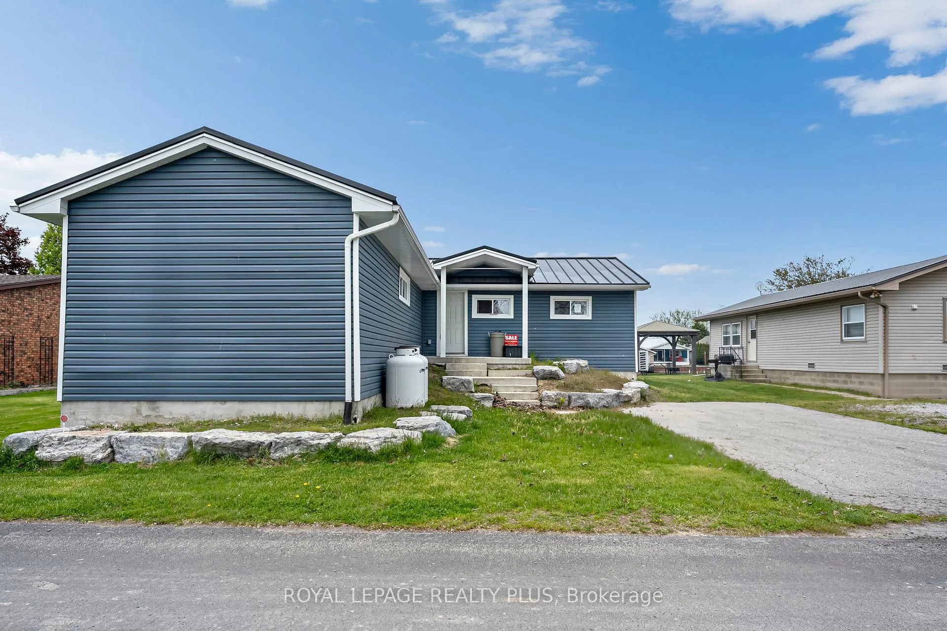 Photo 38 of 36 Dickinson Avenue, Norfolk, Long Point — HOMEH