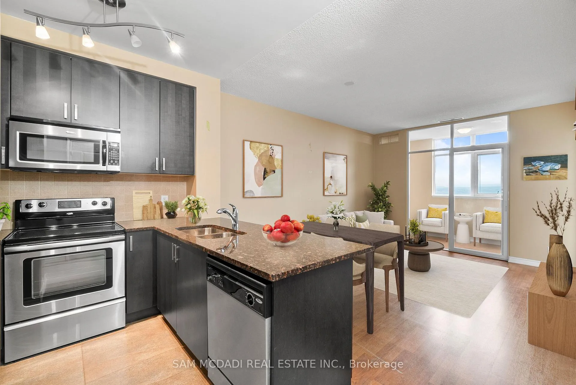 Photo 7 of Unit 1616, 9235 Jane Street, Vaughan, Maple — HOMEH
