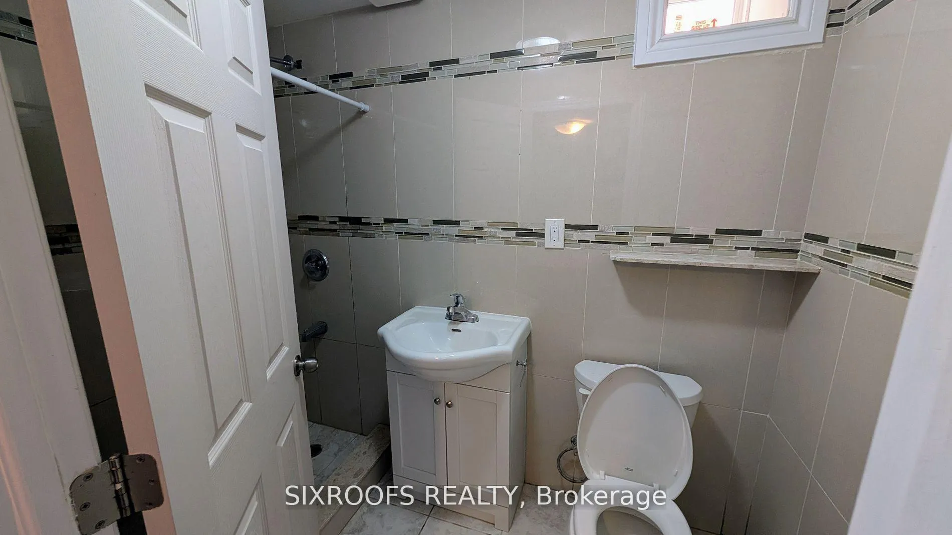 Photo 10 of 50 Guestville Avenue, Toronto, Rockcliffe-Smythe — HOMEH