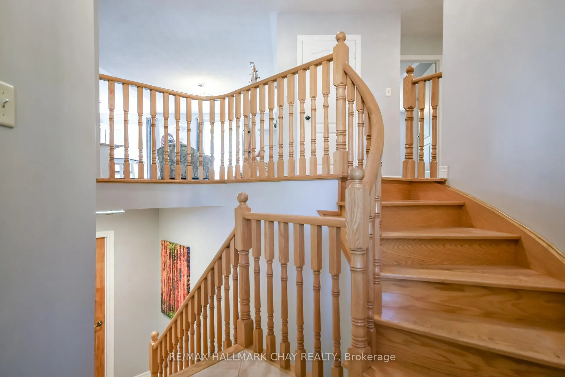Photo 3 of 31 Princess Point Drive, Wasaga Beach — HOMEH