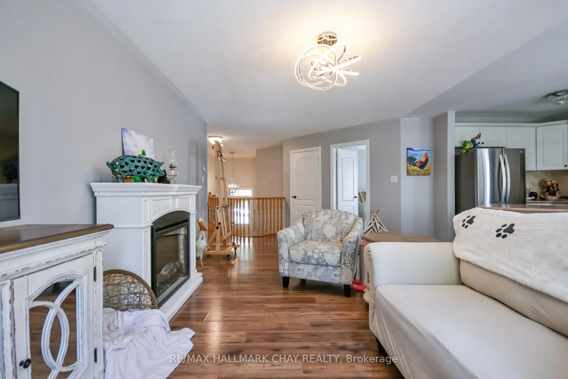 Photo 5 of 31 Princess Point Drive, Wasaga Beach — HOMEH