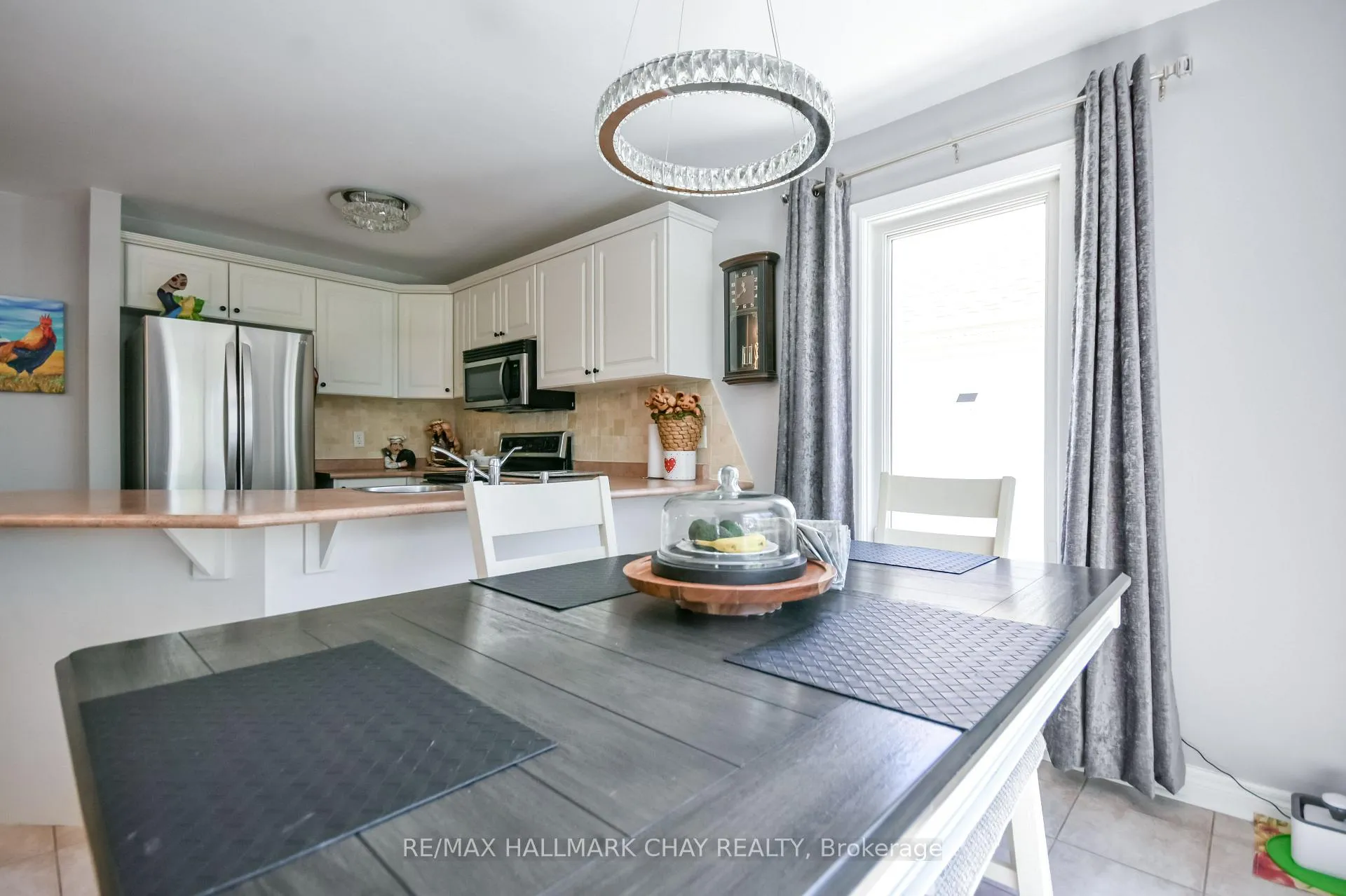 Photo 10 of 31 Princess Point Drive, Wasaga Beach — HOMEH