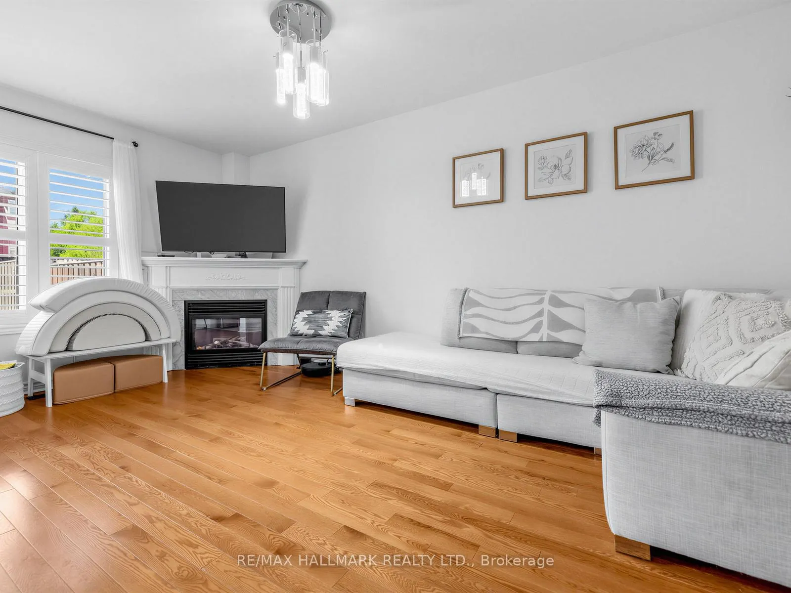 Photo 3 of 92 Maple Sugar Lane, Vaughan, Patterson — HOMEH