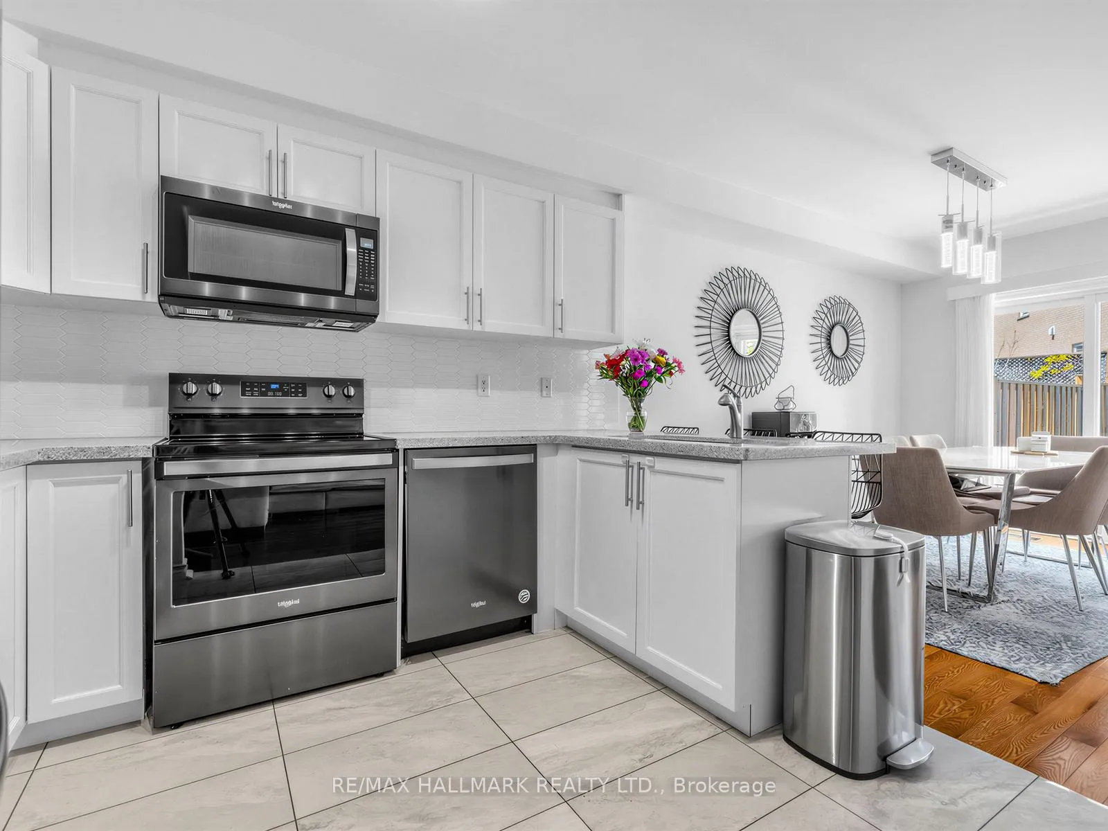 Photo 8 of 92 Maple Sugar Lane, Vaughan, Patterson — HOMEH