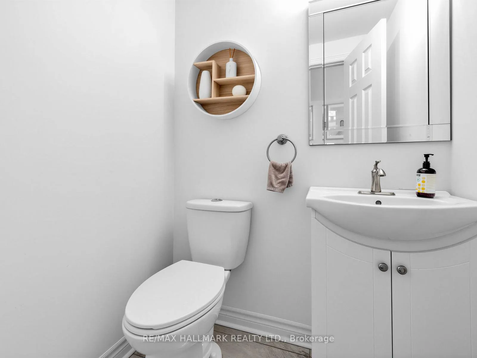 Photo 12 of 92 Maple Sugar Lane, Vaughan, Patterson — HOMEH