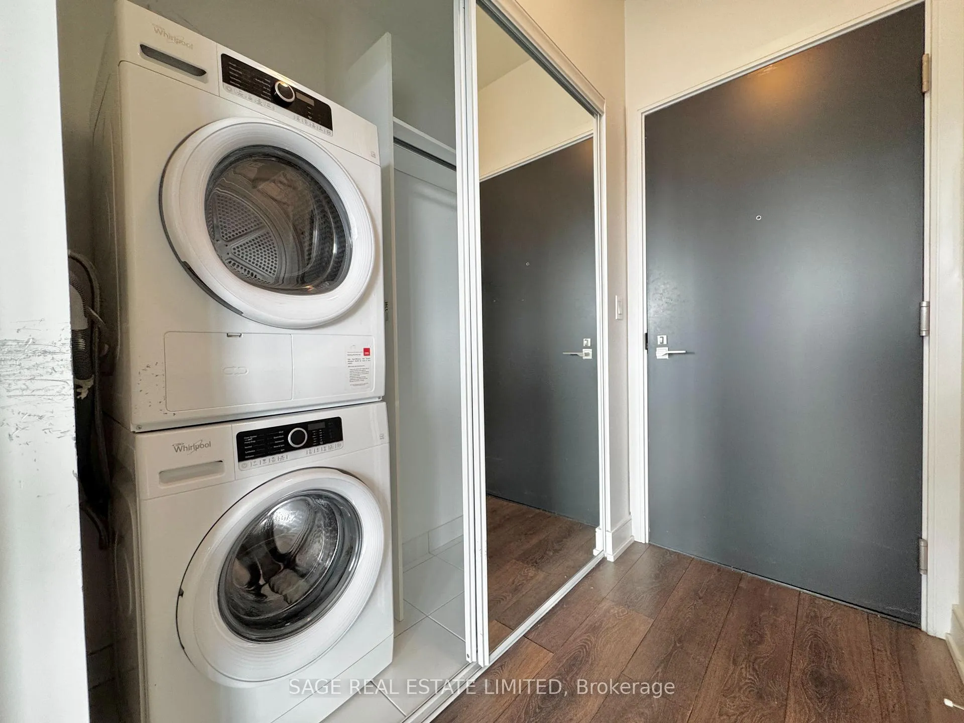 Photo 3 of Unit 2701, 89 McGill Street, Toronto, Church-Yonge Corridor — HOMEH