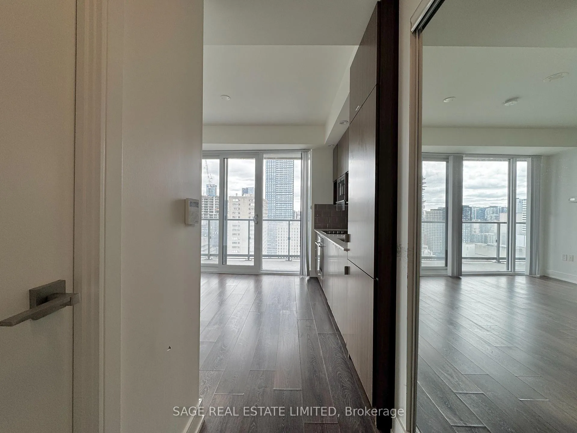 Photo 6 of Unit 2701, 89 McGill Street, Toronto, Church-Yonge Corridor — HOMEH