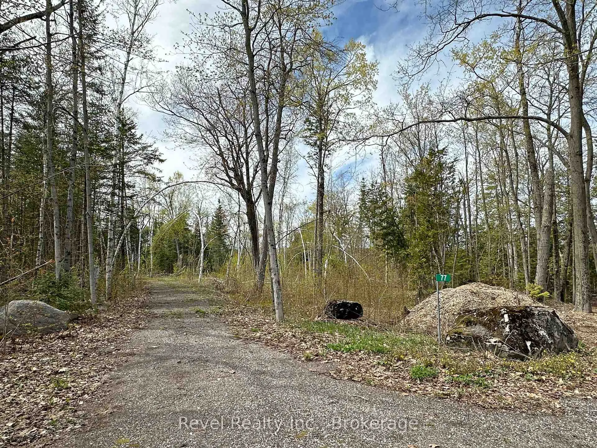 Photo 2 of 77 McNevan Drive, Kawartha Lakes, Fenelon — HOMEH
