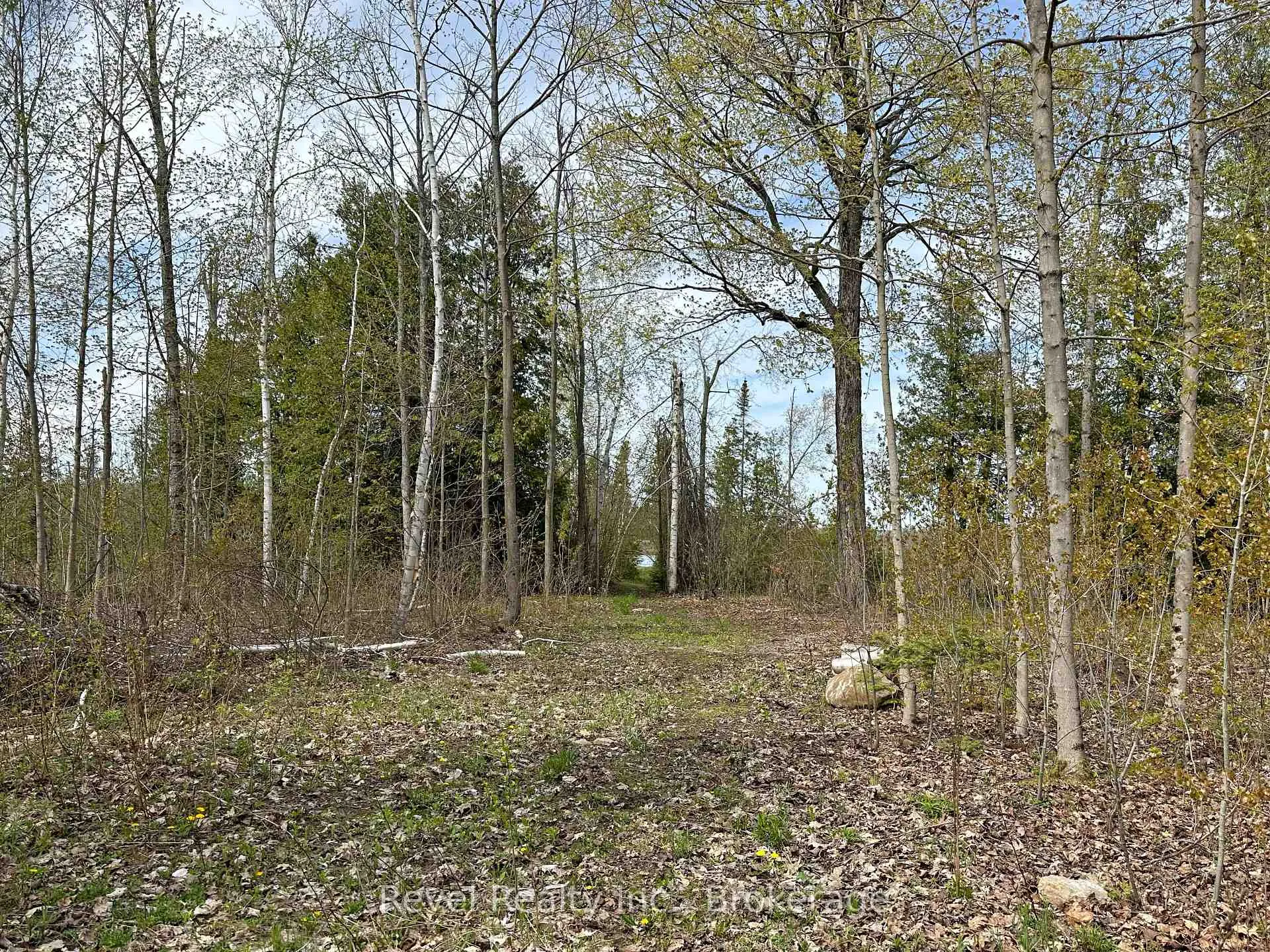 Photo 5 of 77 McNevan Drive, Kawartha Lakes, Fenelon — HOMEH