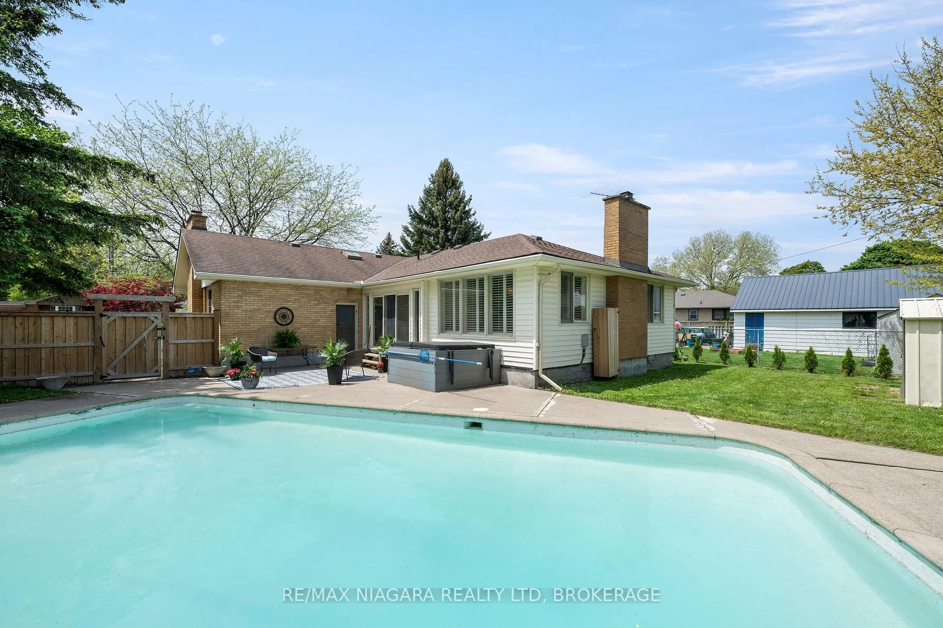 Photo 6 of 4 Mackie Street, St. Catharines, Port Dalhousie — HOMEH