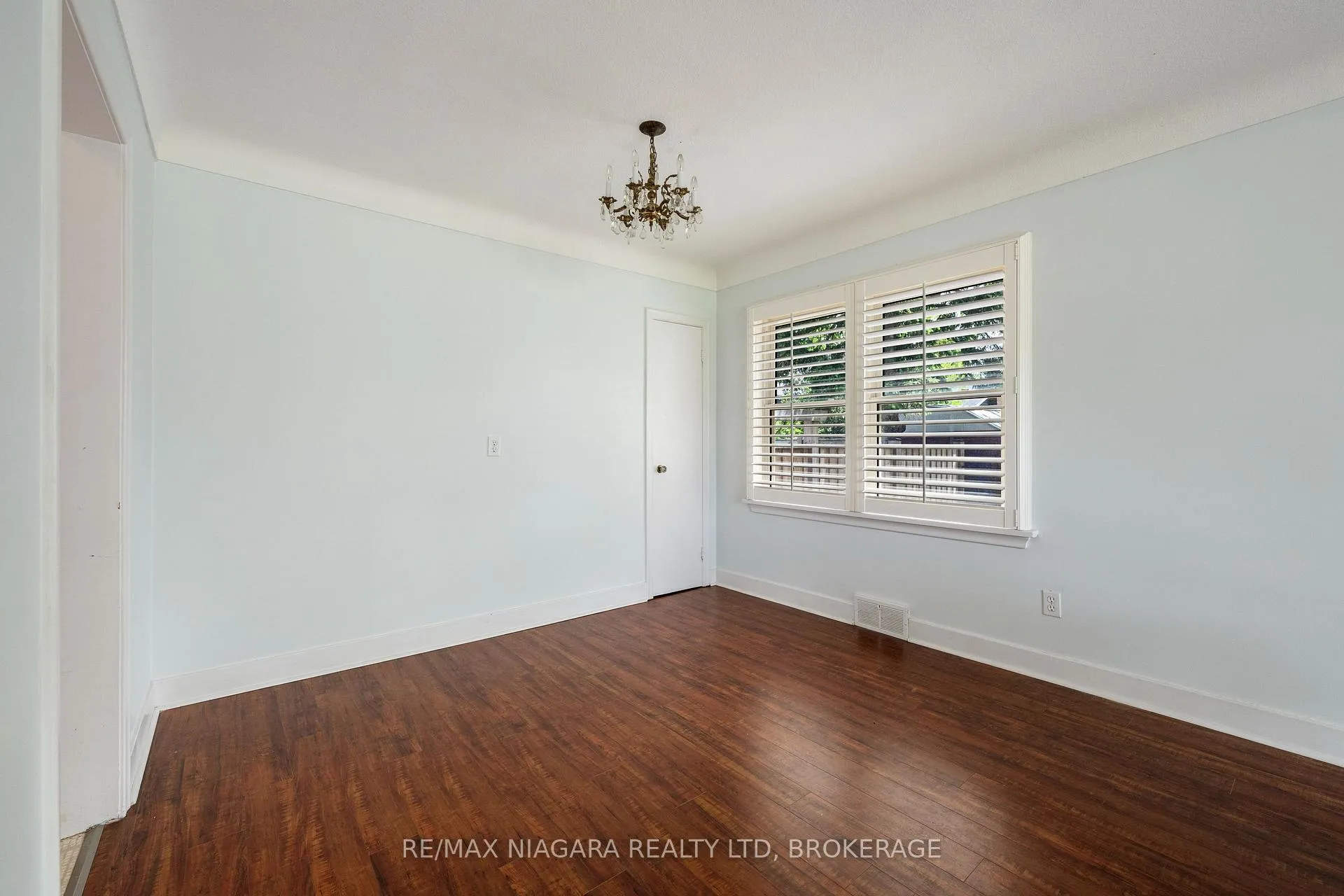 Photo 11 of 4 Mackie Street, St. Catharines, Port Dalhousie — HOMEH