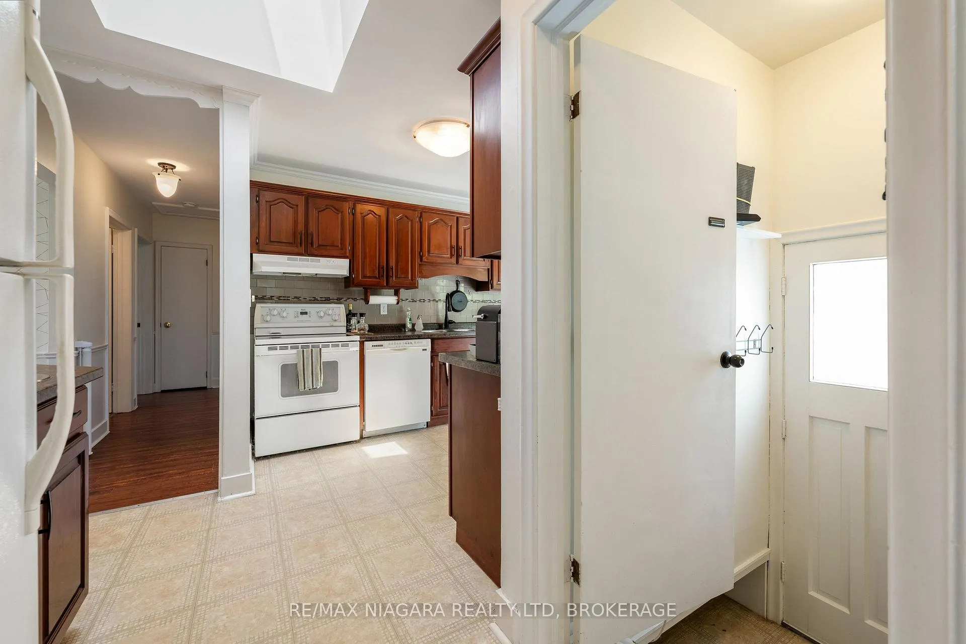 Photo 14 of 4 Mackie Street, St. Catharines, Port Dalhousie — HOMEH