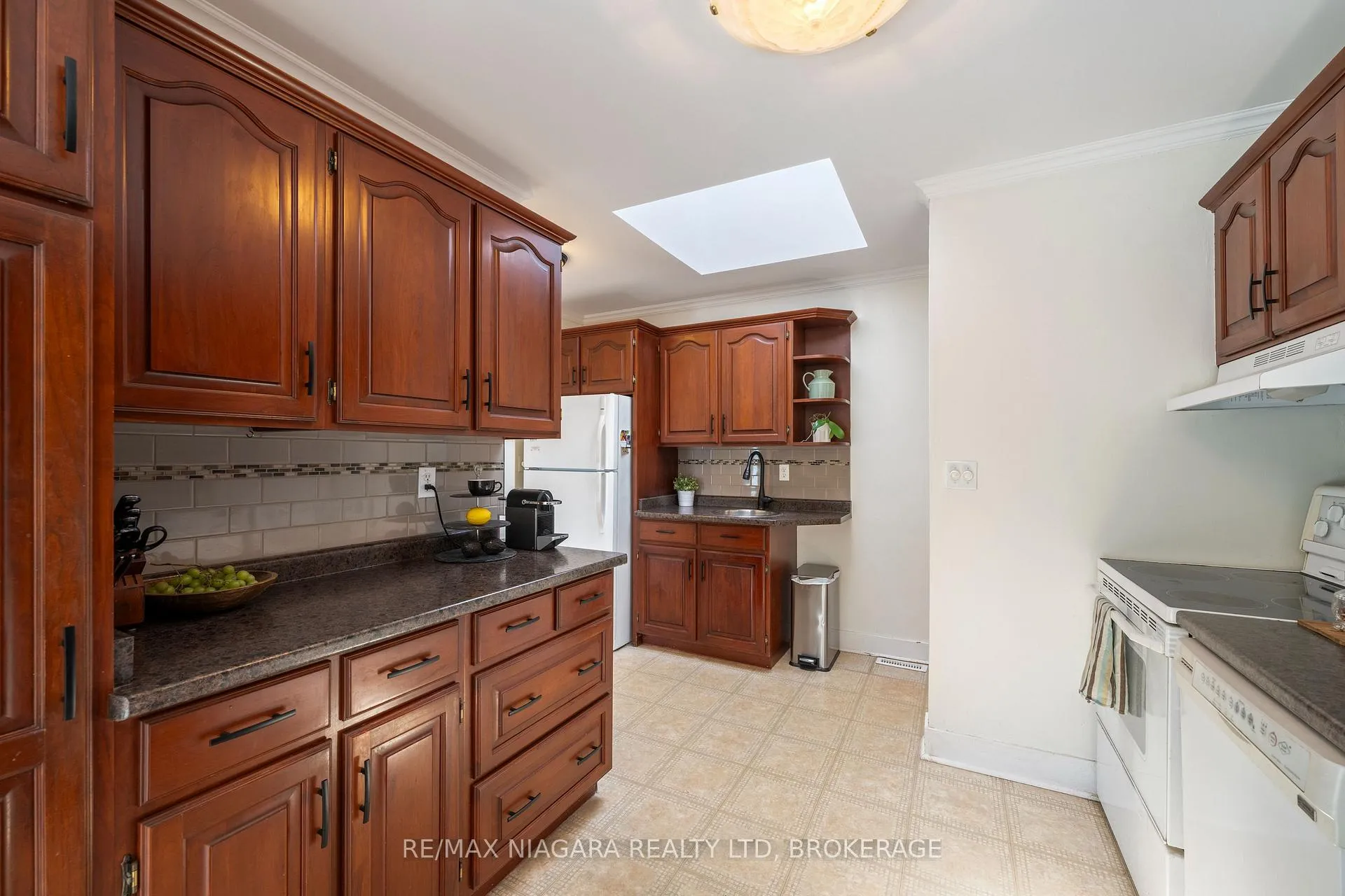 Photo 16 of 4 Mackie Street, St. Catharines, Port Dalhousie — HOMEH