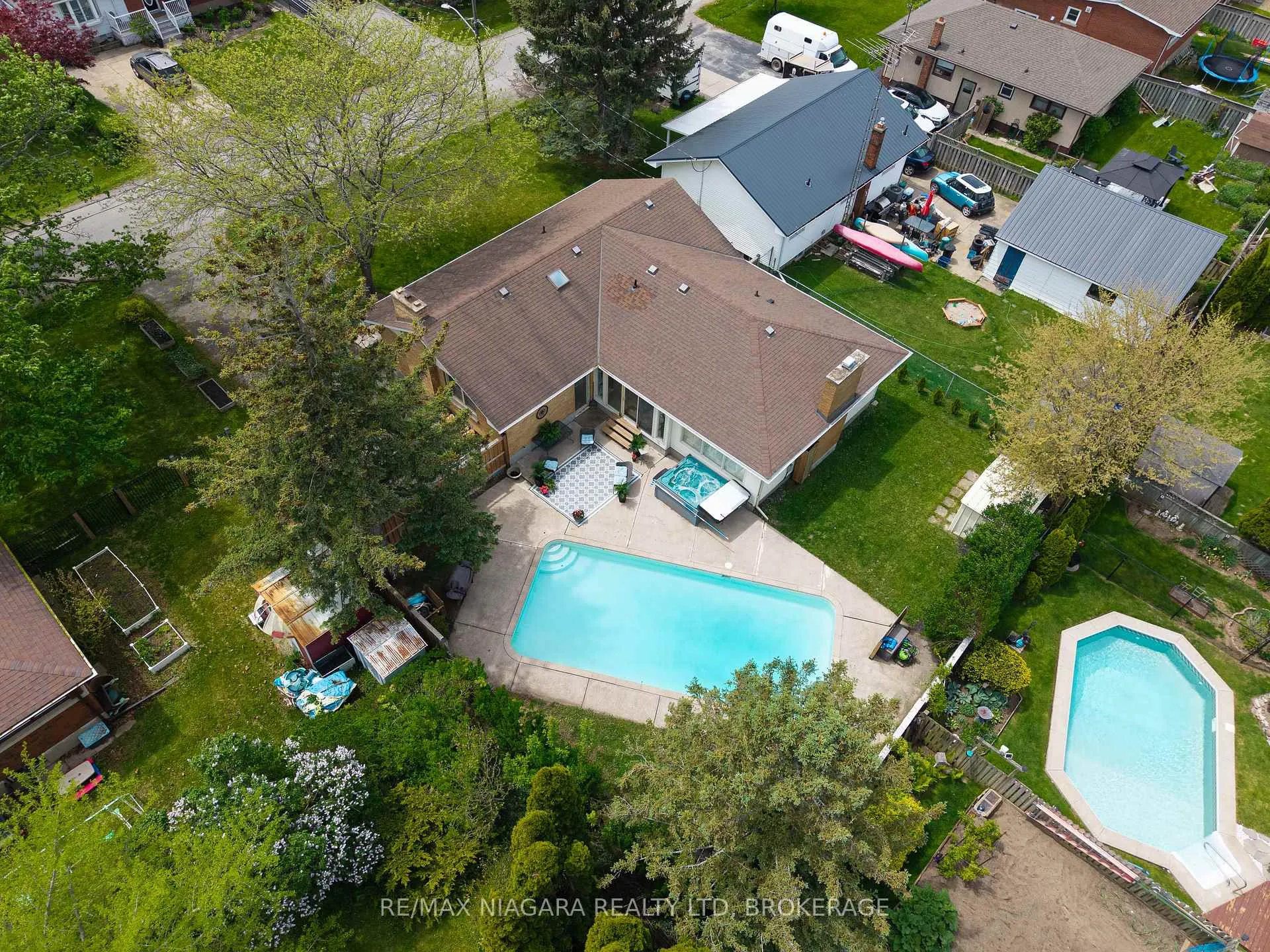 Photo 35 of 4 Mackie Street, St. Catharines, Port Dalhousie — HOMEH