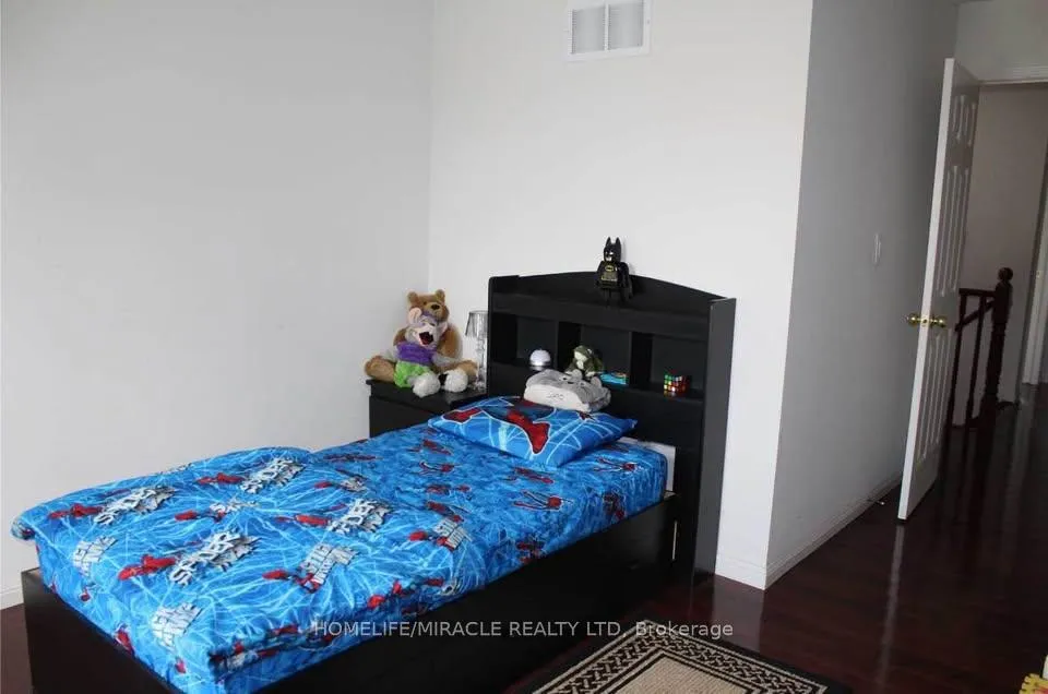 Photo 6 of Unit Main, 12 Worthington Avenue, Brampton, Fletcher's Meadow — HOMEH