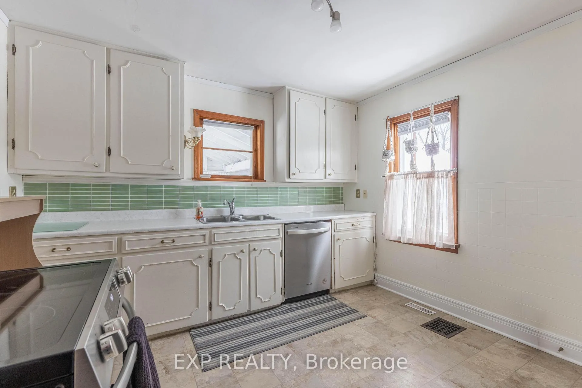 Photo 12 of 412 South Pelham Road, Welland, Prince Charles — HOMEH