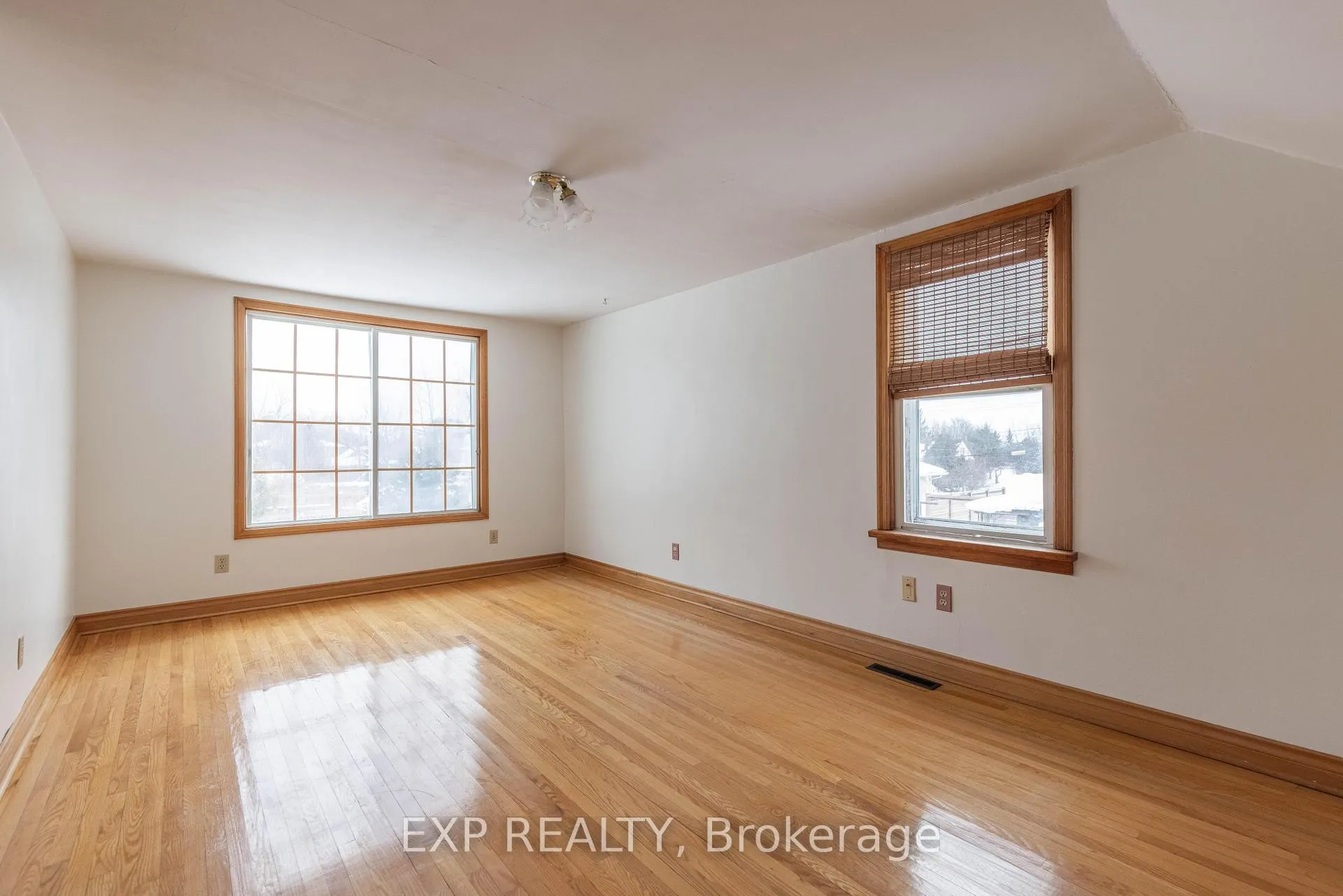 Photo 20 of 412 South Pelham Road, Welland, Prince Charles — HOMEH