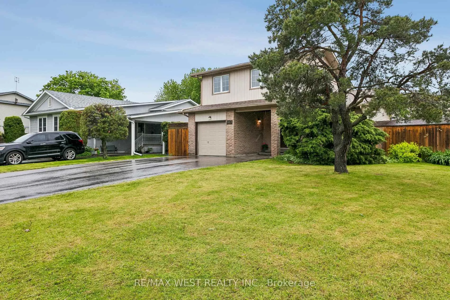 Photo 2 of 563 Joyce Boulevard, Milton, Dorset Park — HOMEH