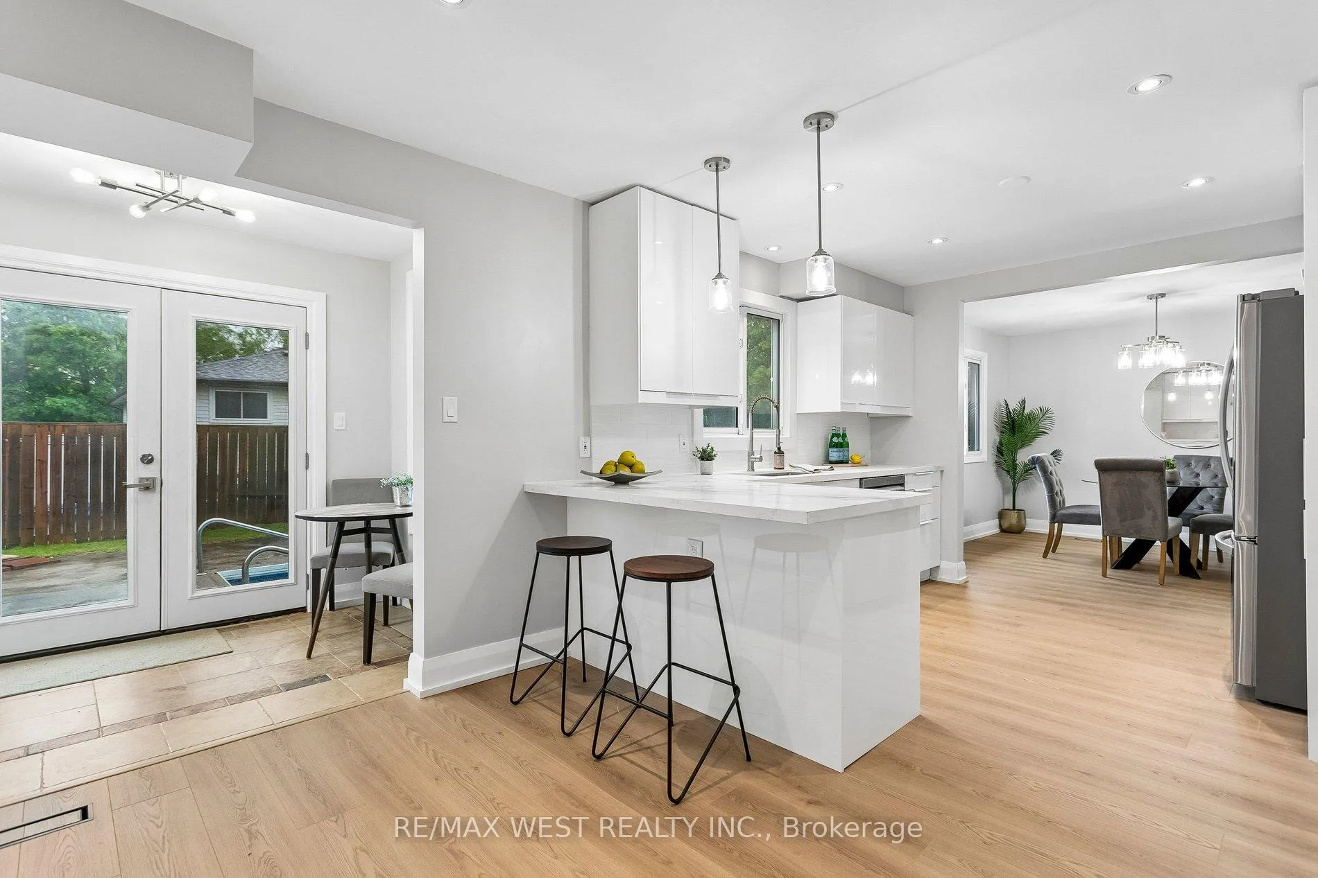 Photo 12 of 563 Joyce Boulevard, Milton, Dorset Park — HOMEH