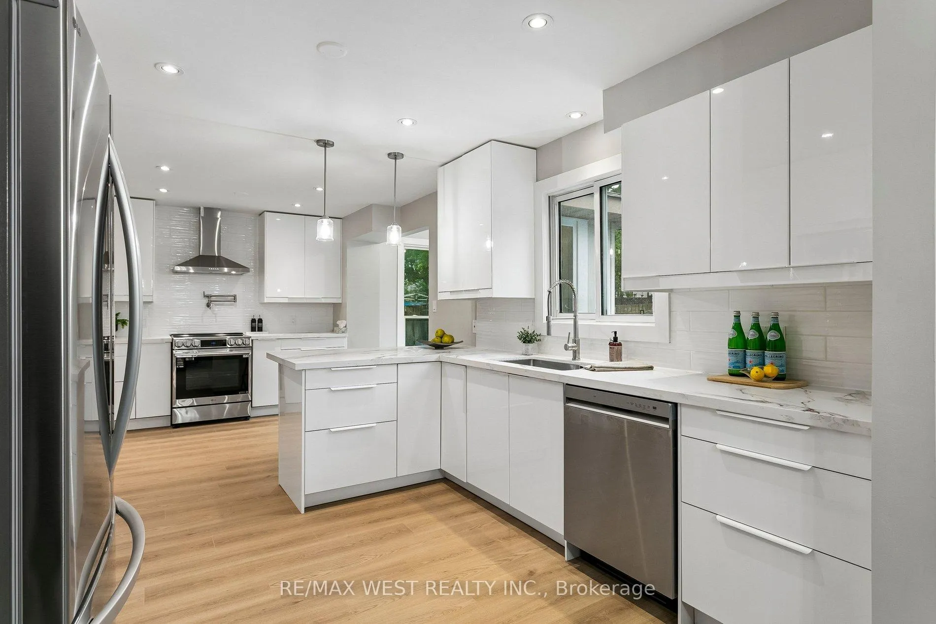 Photo 15 of 563 Joyce Boulevard, Milton, Dorset Park — HOMEH
