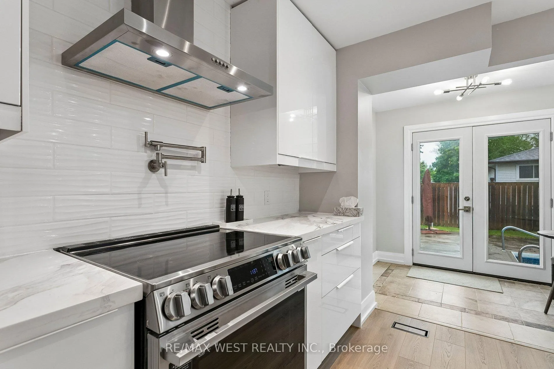 Photo 20 of 563 Joyce Boulevard, Milton, Dorset Park — HOMEH