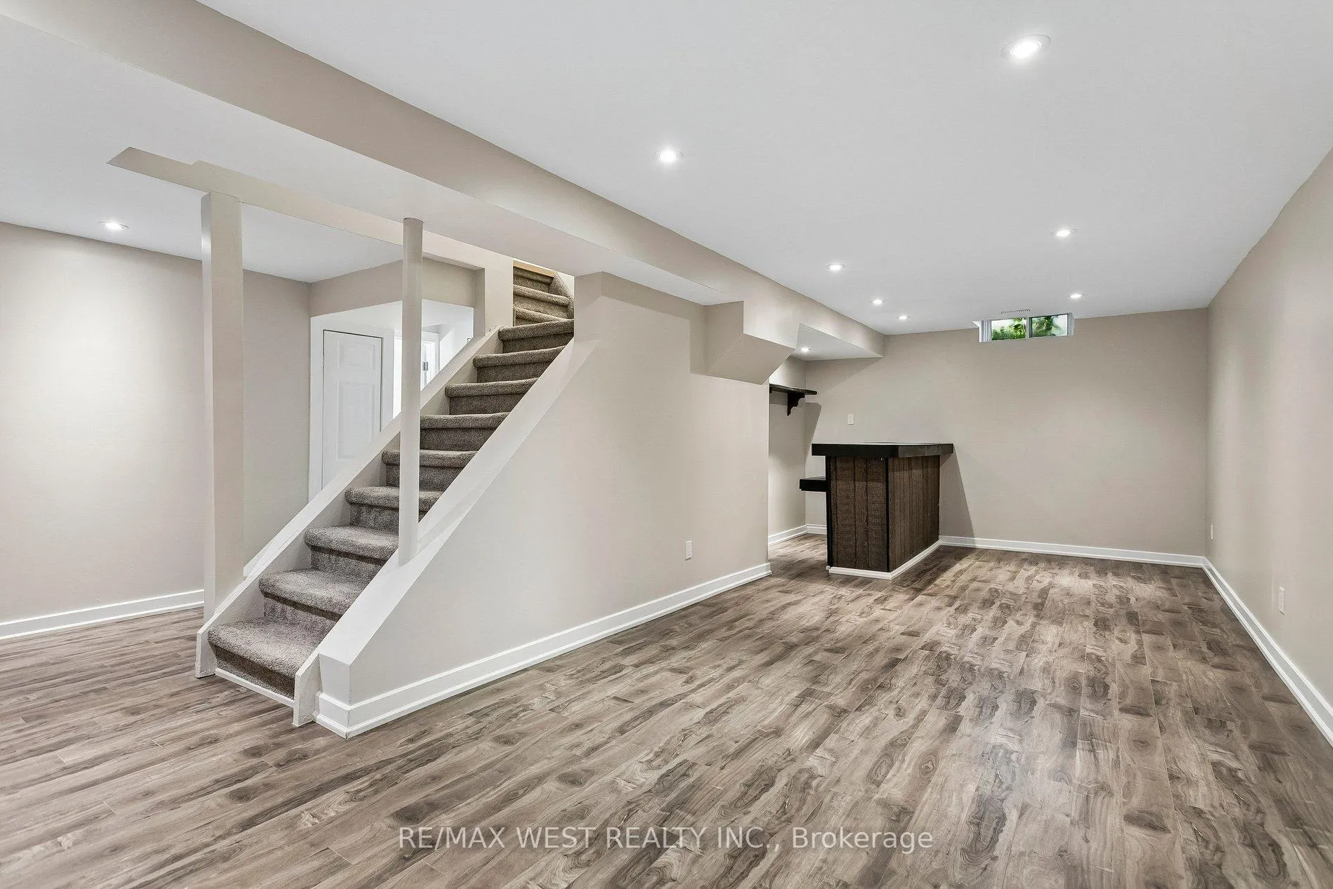Photo 41 of 563 Joyce Boulevard, Milton, Dorset Park — HOMEH