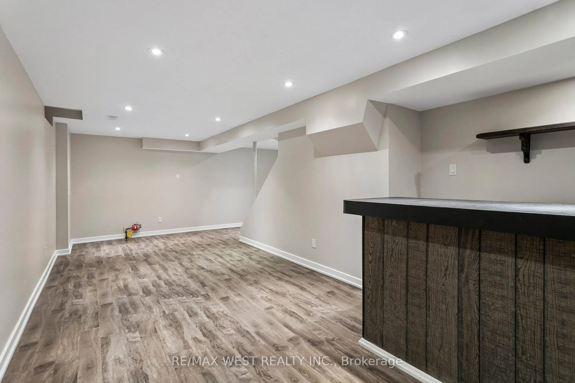 Photo 43 of 563 Joyce Boulevard, Milton, Dorset Park — HOMEH