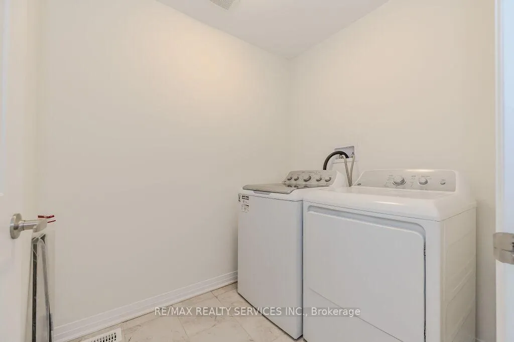 Photo 42 of 141 Leslie Davis Street, North Dumfries, Ayr — HOMEH